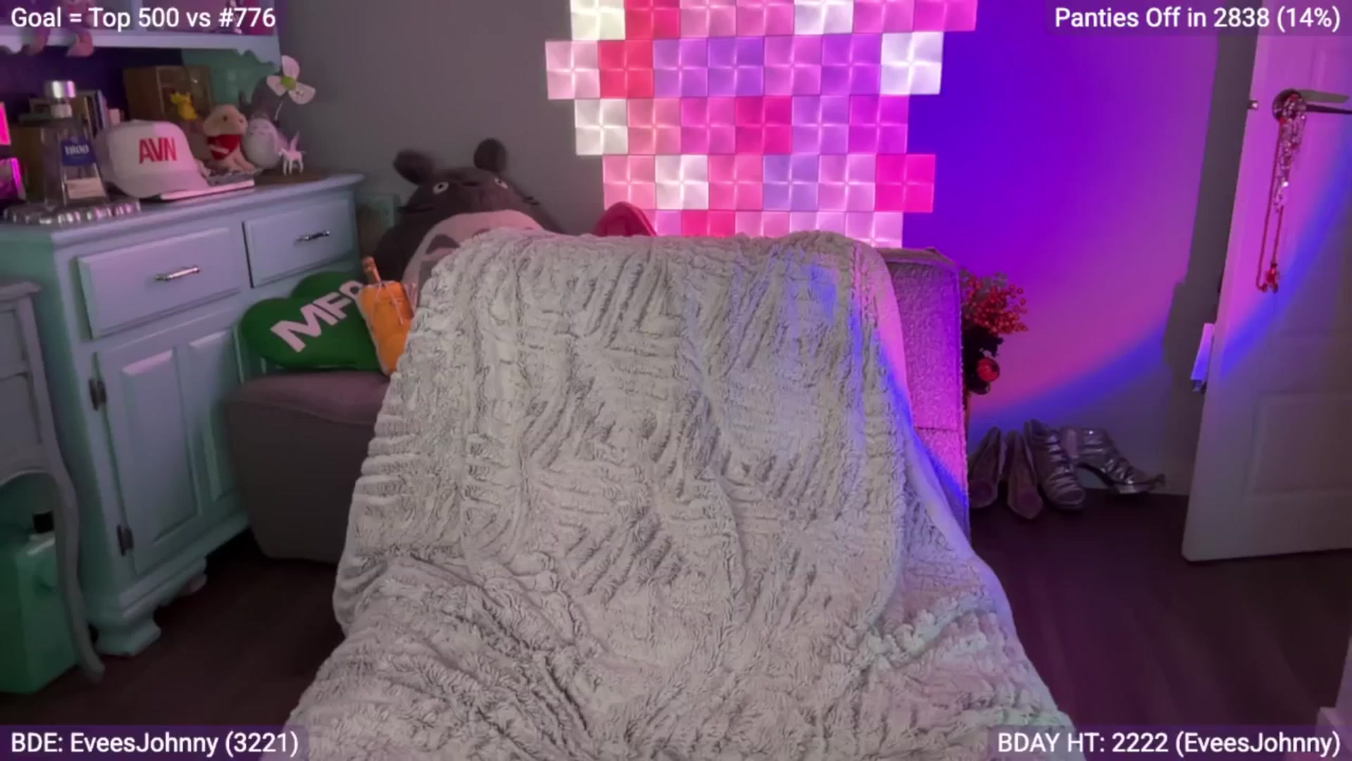 Gallery image thumbnail from EveeMinx's myfreecams stream on, 06/03/2025, 06:52 image 16 of 20