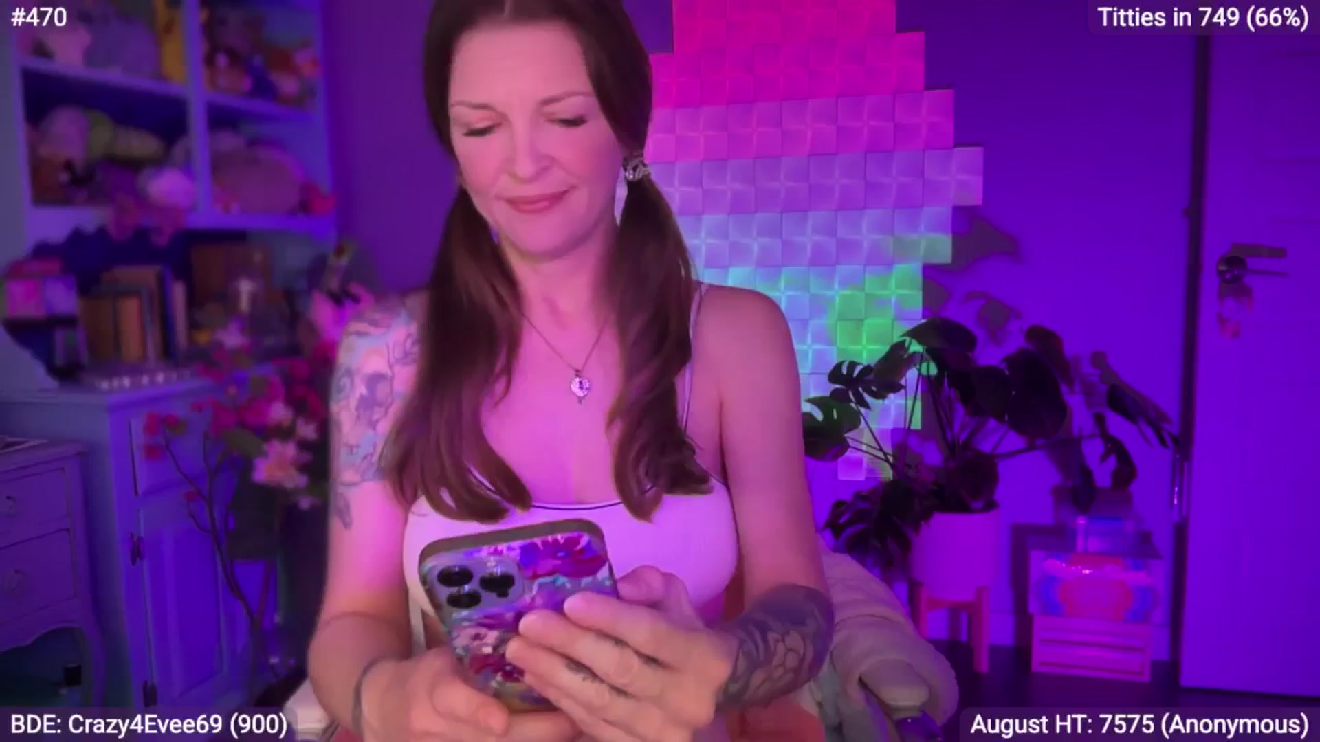 Gallery image thumbnail from EveeMinx's myfreecams stream on, 08/20/2025, 09:01 image 1 of 20