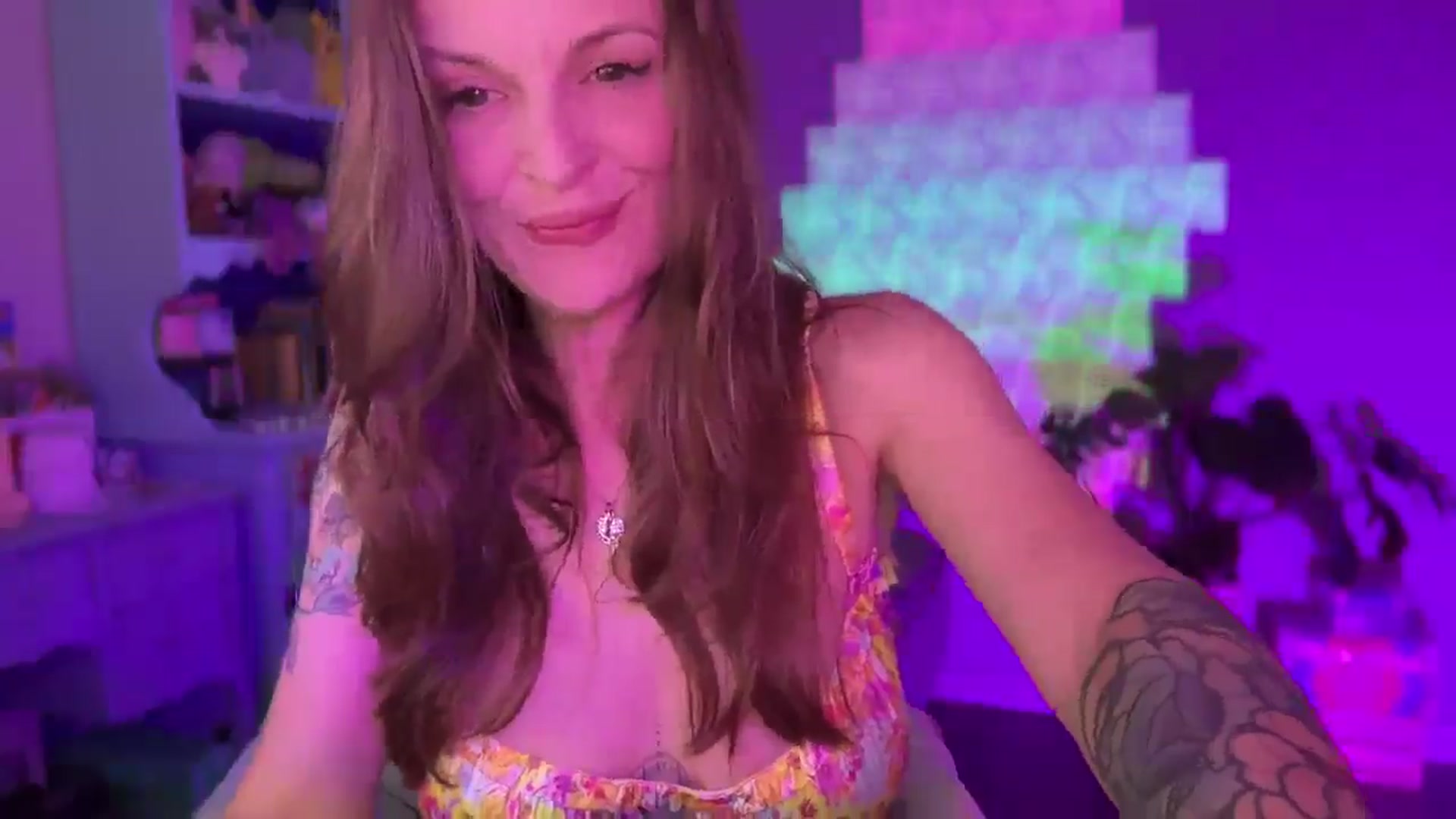 Gallery image thumbnail from EveeMinx's myfreecams stream on, 08/23/2025, 07:41 image 15 of 20