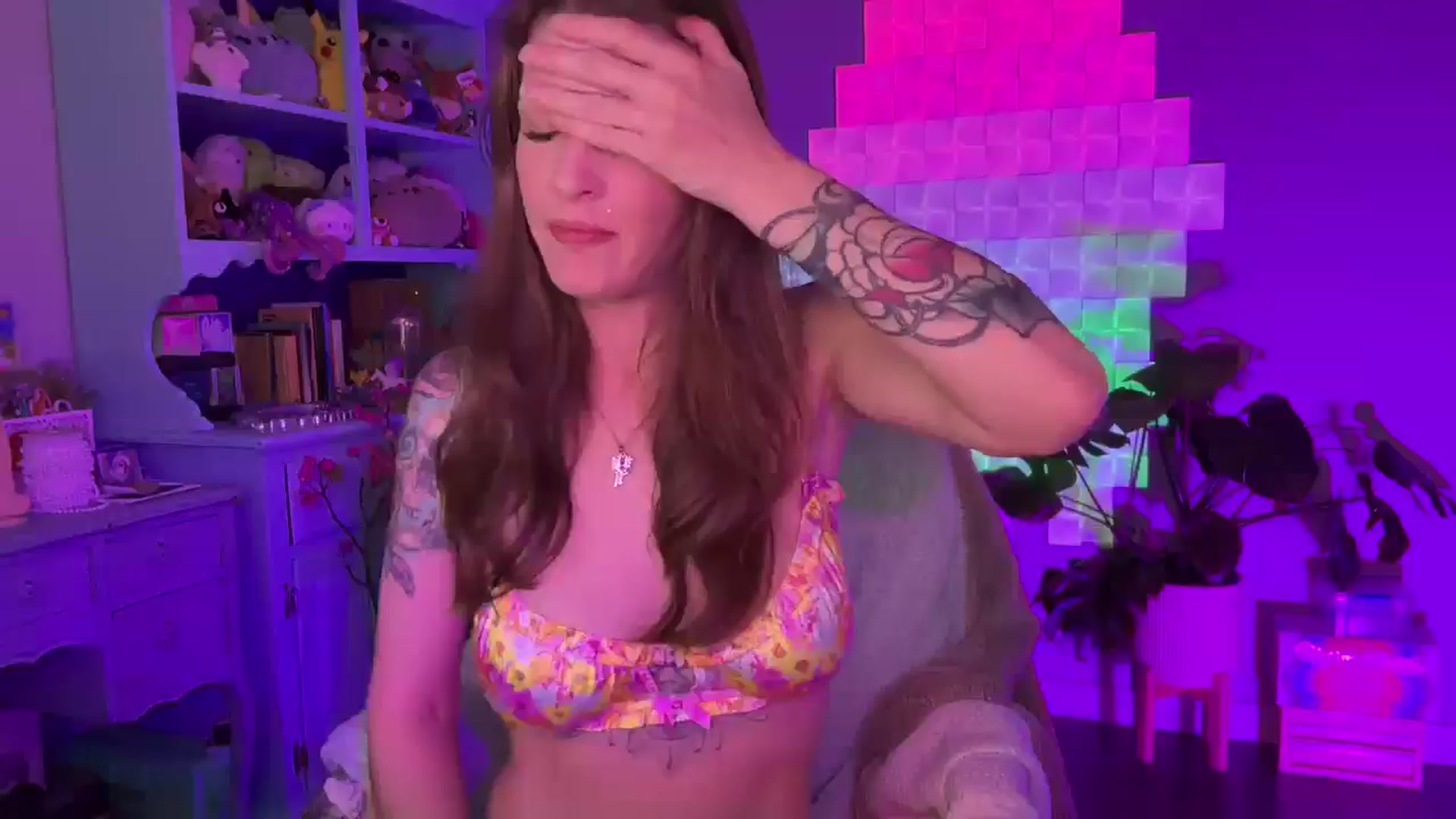 Gallery image thumbnail from EveeMinx's myfreecams stream on, 08/23/2025, 07:41 image 7 of 20
