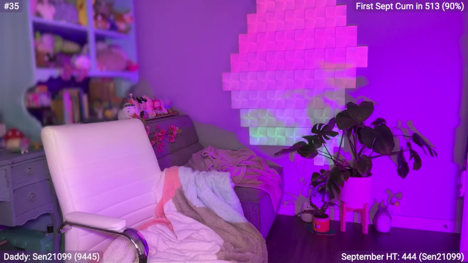 Gallery image thumbnail from EveeMinx's myfreecams stream on, 09/01/2025, 10:43 image 18 of 20