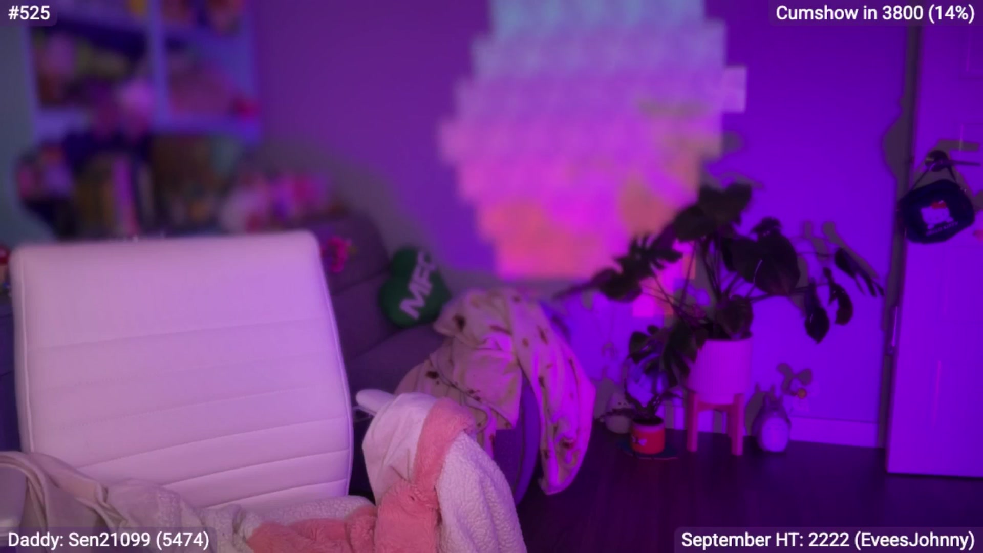Gallery image thumbnail from EveeMinx's myfreecams stream on, 09/07/2025, 08:53 image 19 of 20