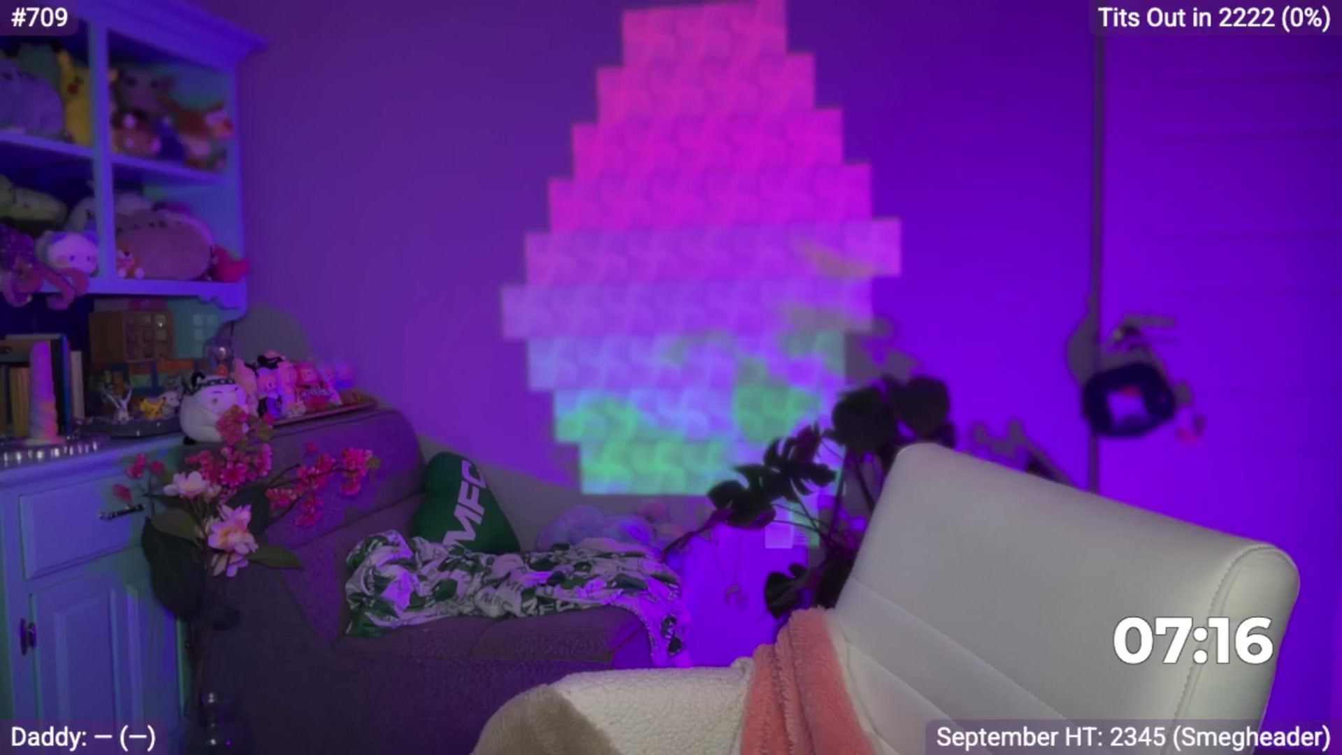 Gallery image thumbnail from EveeMinx's myfreecams stream on, 09/15/2025, 05:15 image 16 of 20