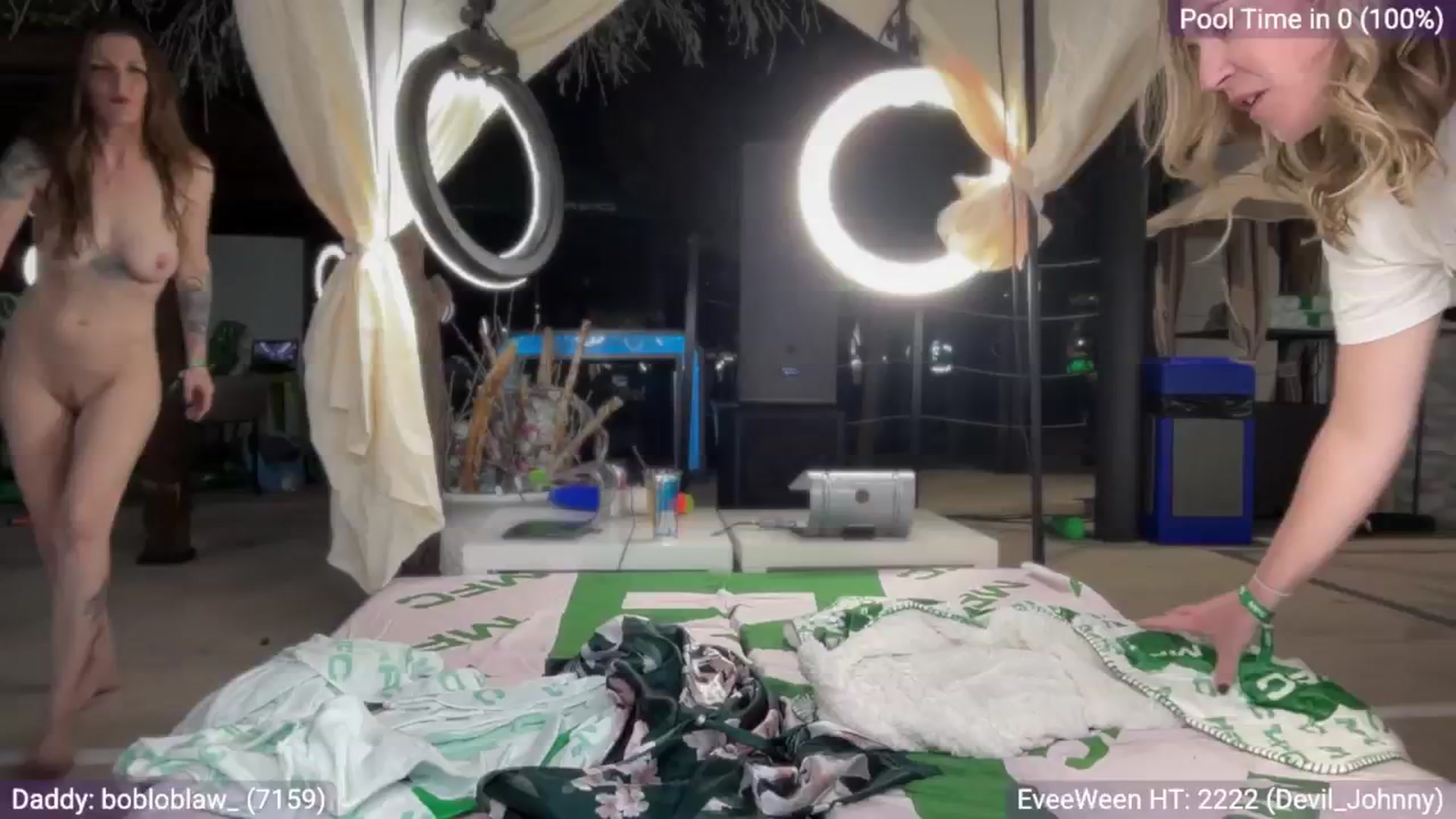 Gallery image thumbnail from EveeMinx's myfreecams stream on, 10/08/2025, 10:15 image 4 of 20