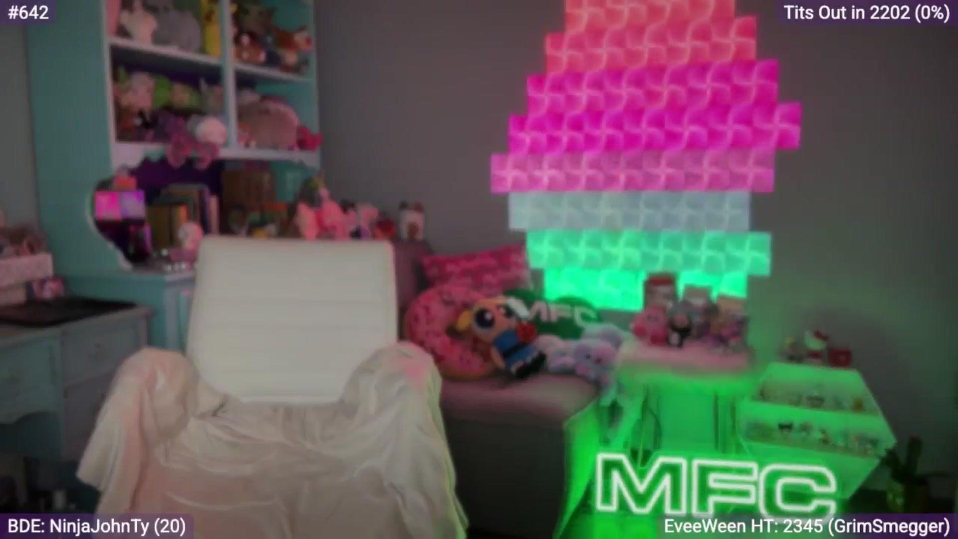 Gallery image thumbnail from EveeMinx's myfreecams stream on, 10/28/2025, 06:09 image 19 of 20