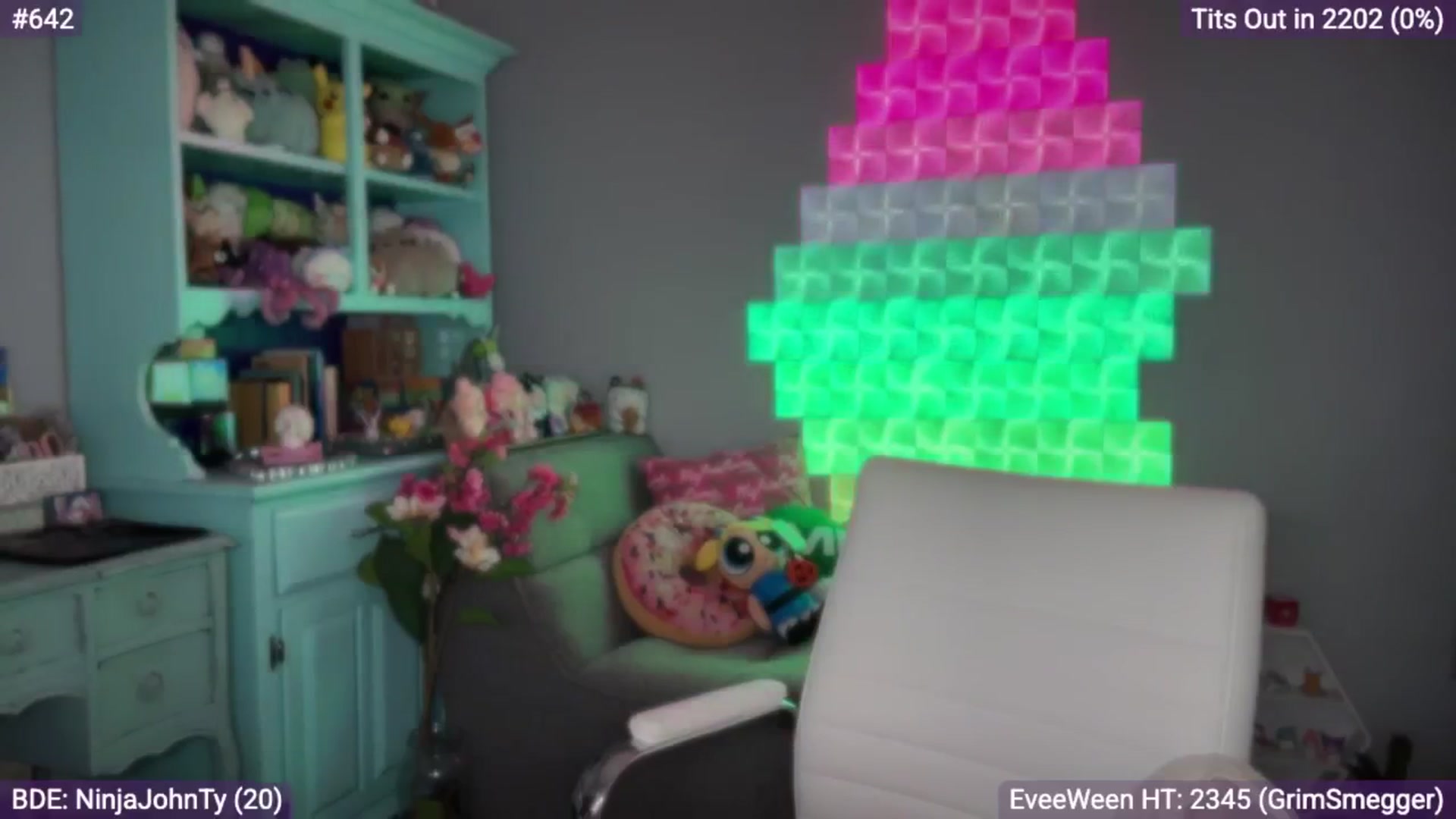 Gallery image thumbnail from EveeMinx's myfreecams stream on, 10/28/2025, 06:09 image 6 of 20