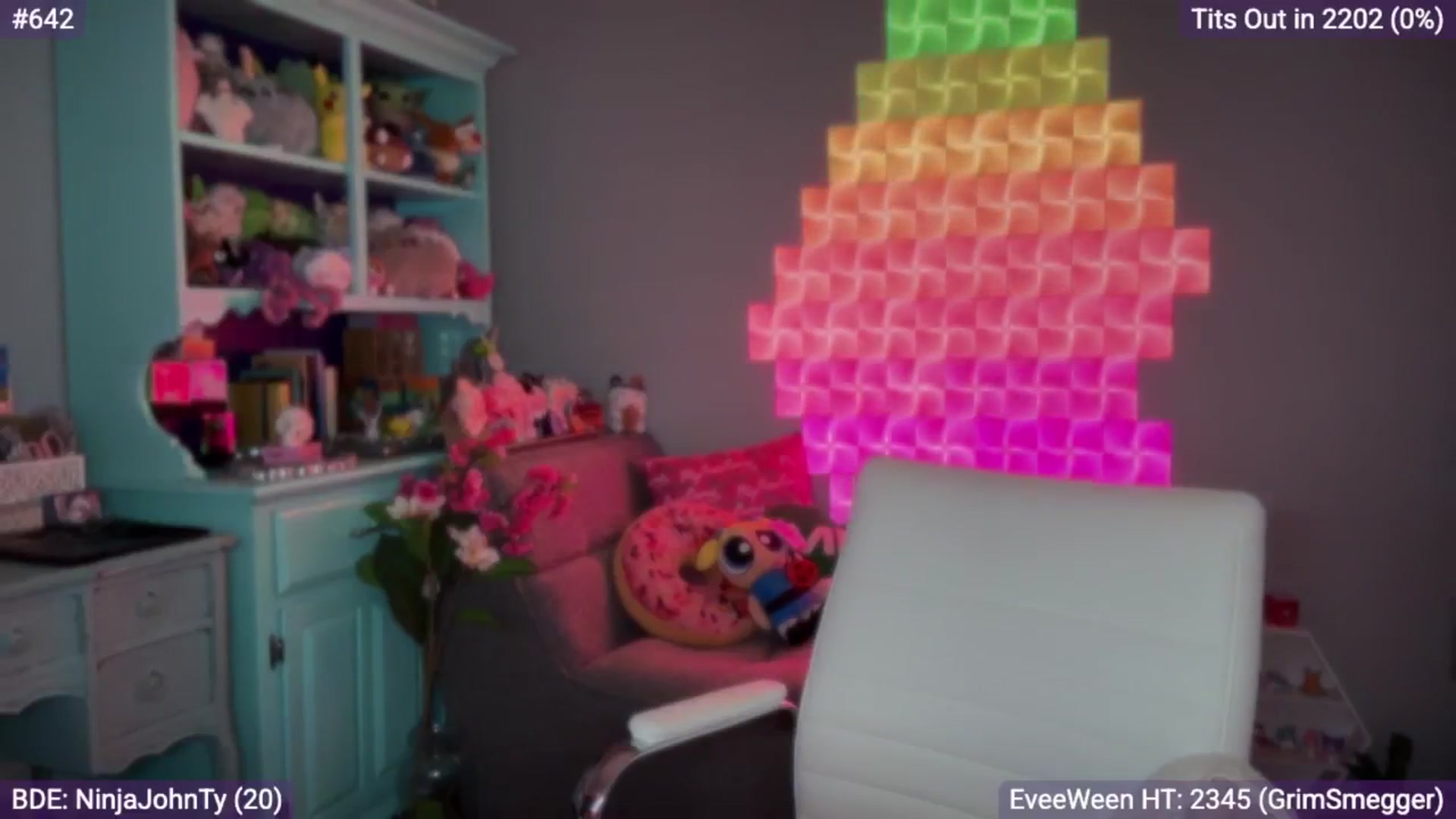 Gallery image thumbnail from EveeMinx's myfreecams stream on, 10/28/2025, 06:09 image 5 of 20