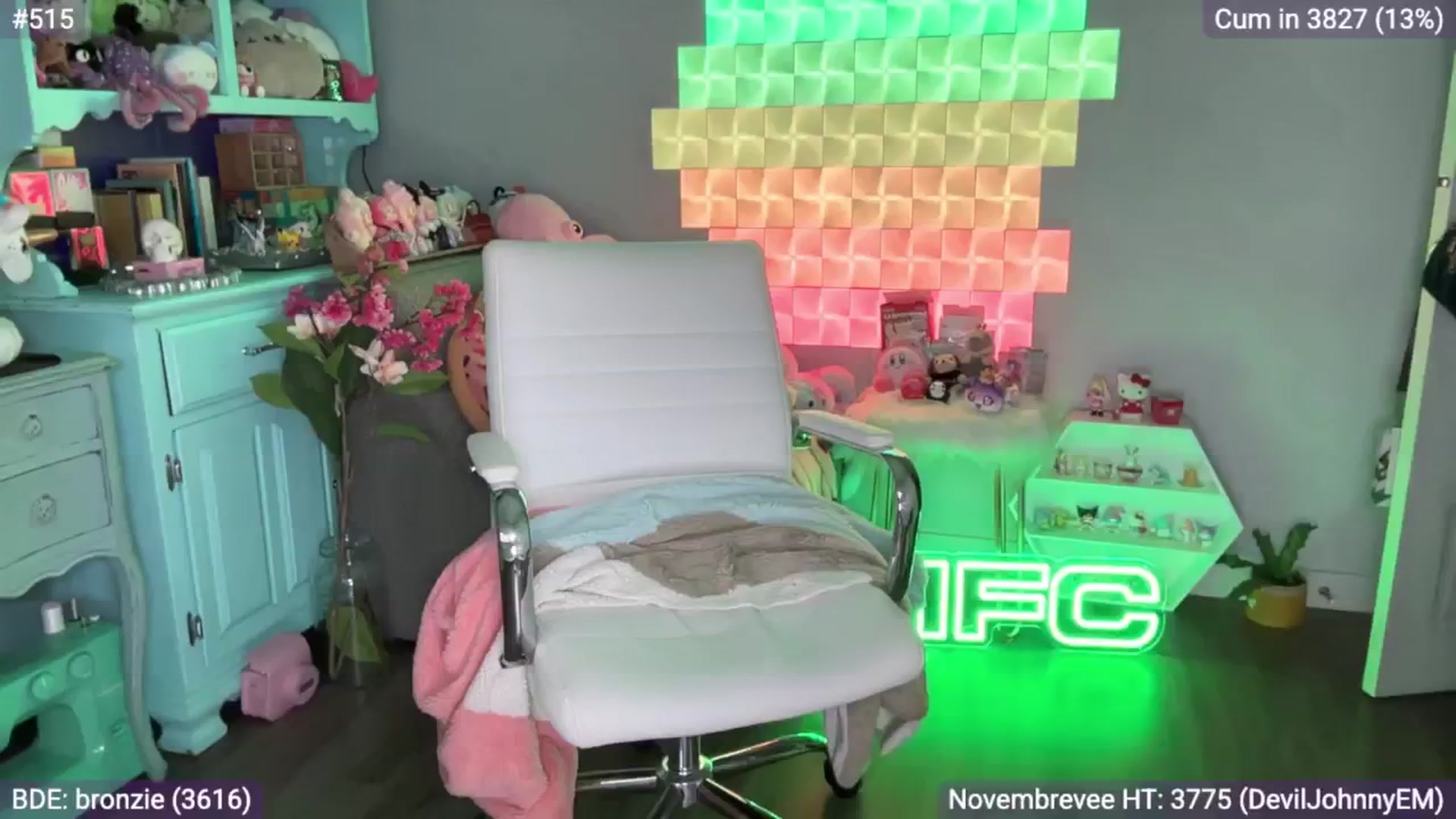 Gallery image thumbnail from EveeMinx's myfreecams stream on, 11/14/2025, 12:21 image 17 of 20