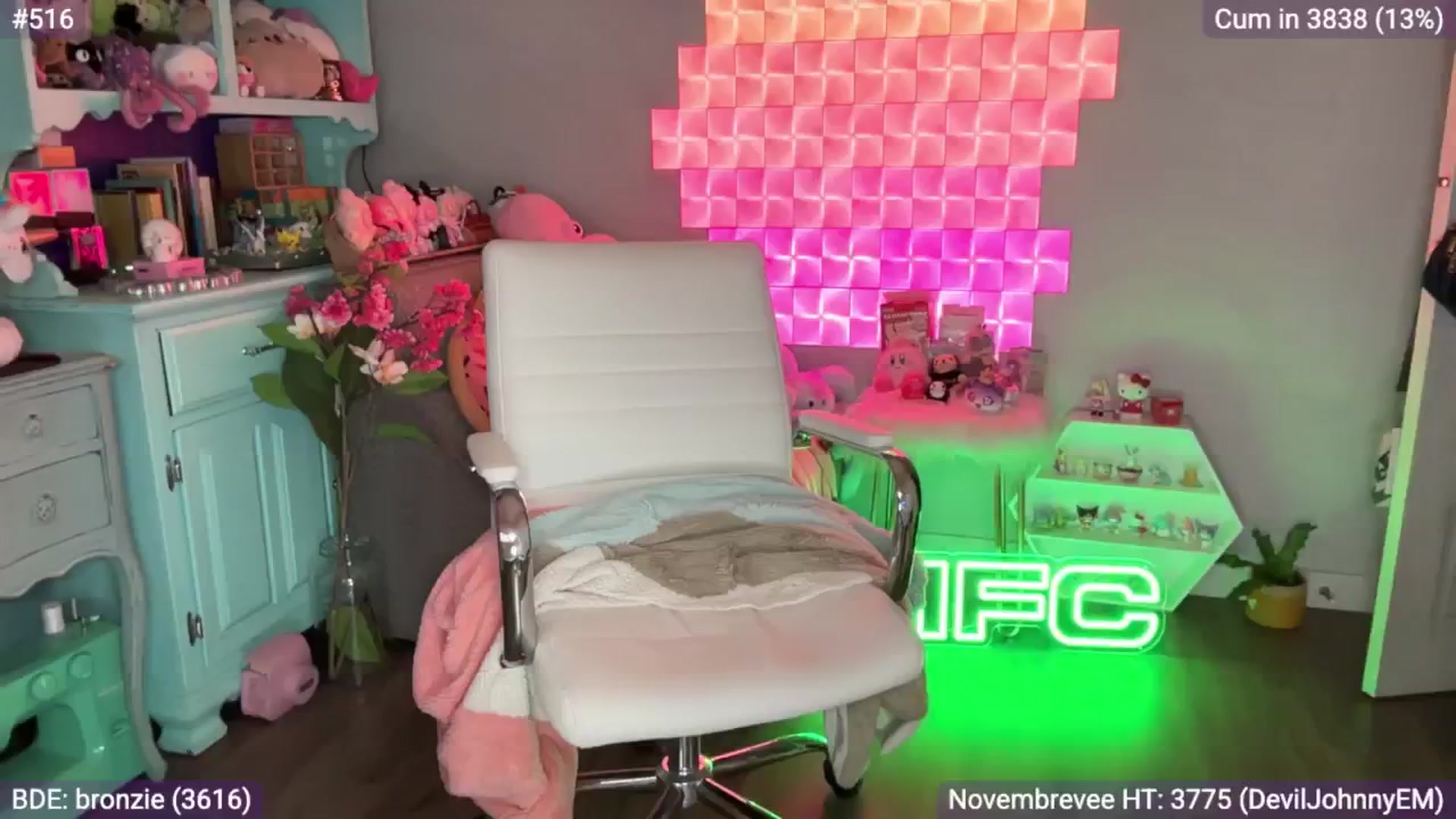 Gallery image thumbnail from EveeMinx's myfreecams stream on, 11/14/2025, 12:21 image 16 of 20