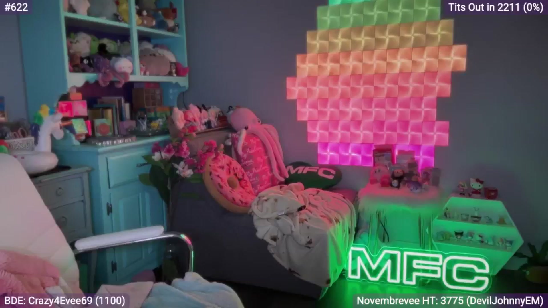 Gallery image thumbnail from EveeMinx's myfreecams stream on, 11/17/2025, 08:51 image 1 of 20