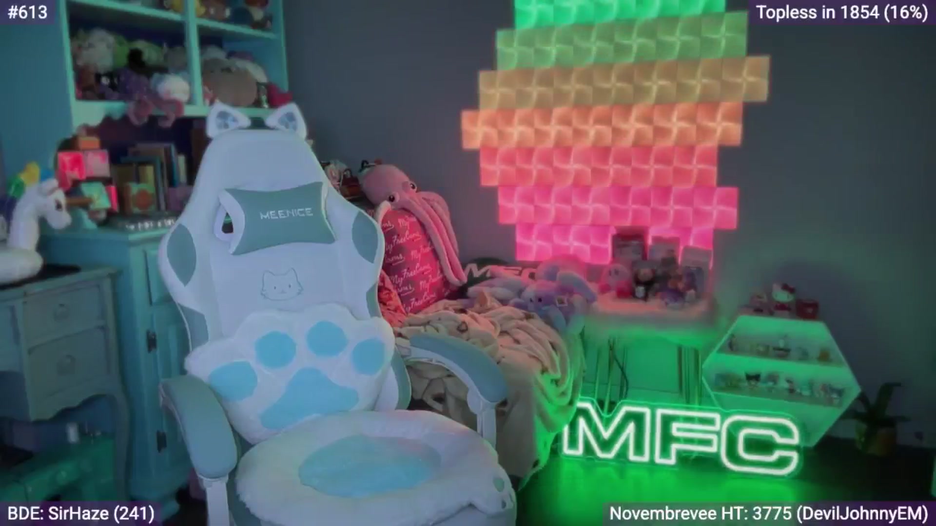 Gallery image thumbnail from EveeMinx's myfreecams stream on, 11/20/2025, 07:49 image 9 of 20