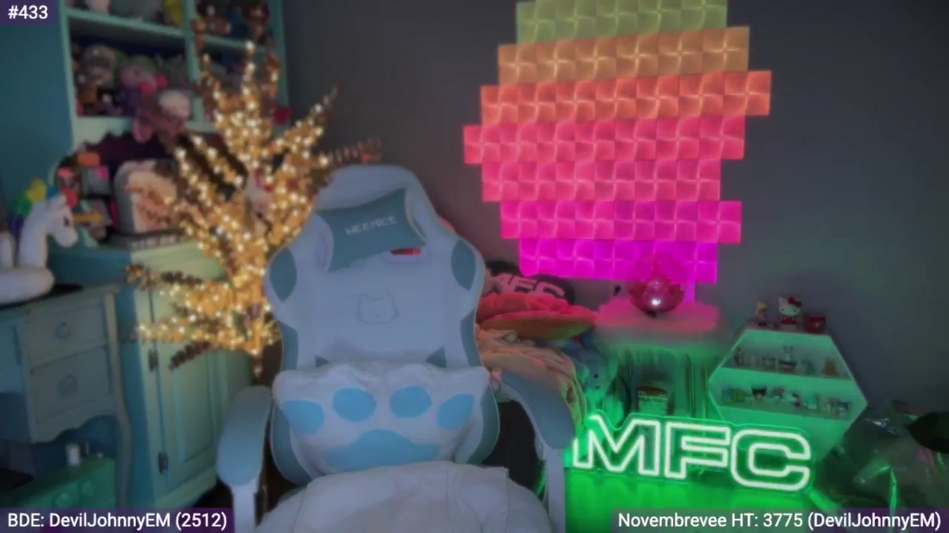 Gallery image thumbnail from EveeMinx's myfreecams stream on, 11/26/2025, 08:23 image 6 of 20