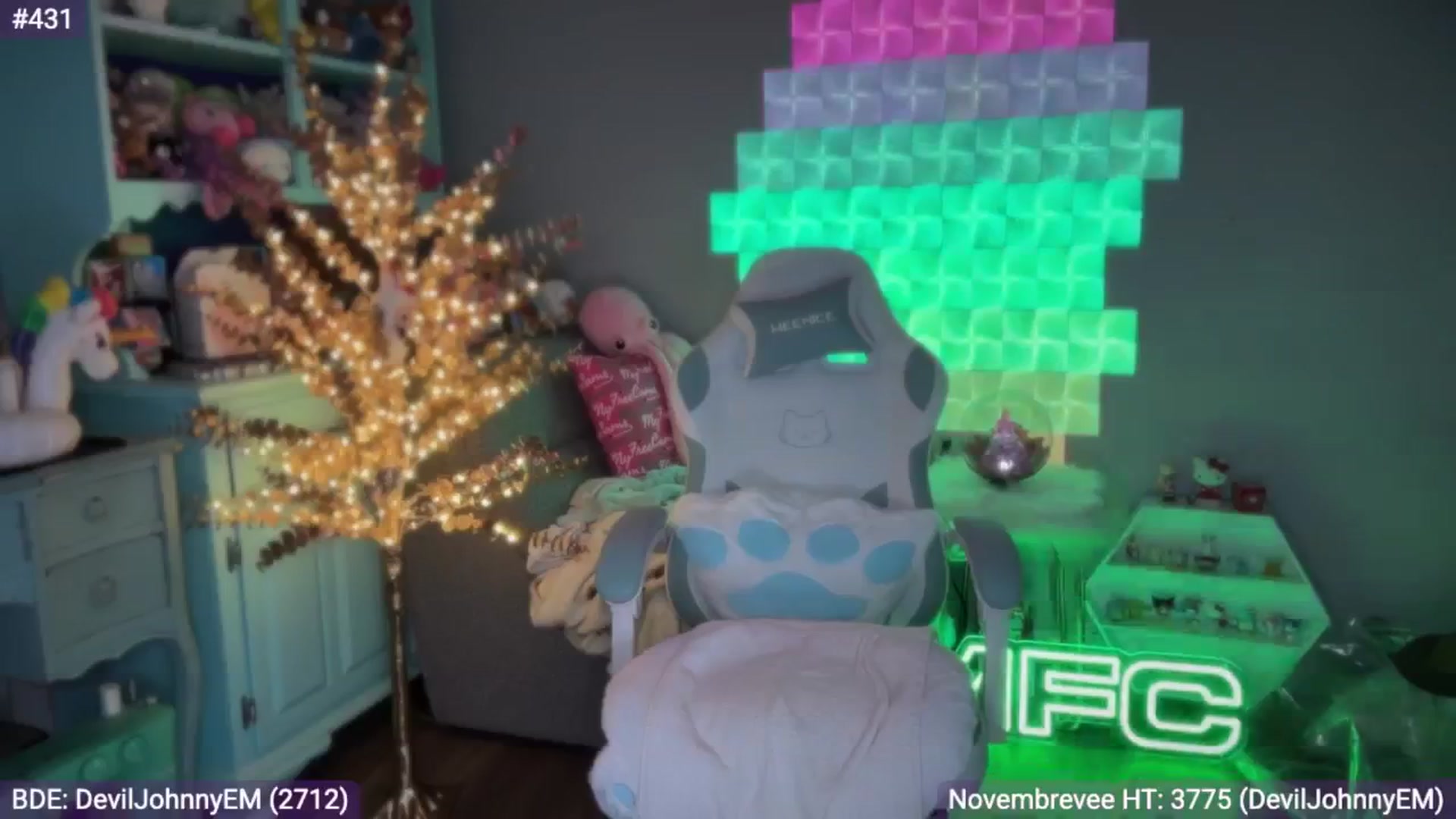 Gallery image thumbnail from EveeMinx's myfreecams stream on, 11/26/2025, 08:23 image 12 of 20
