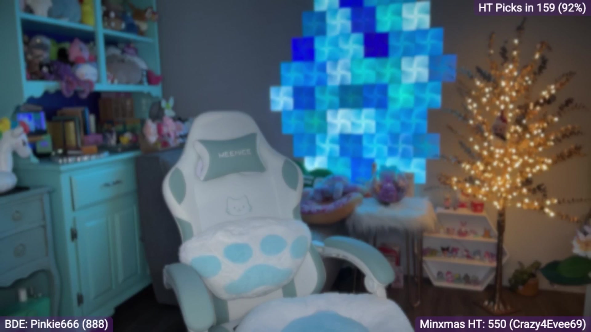 Gallery image thumbnail from EveeMinx's myfreecams stream on, 12/06/2025, 08:16 image 6 of 20