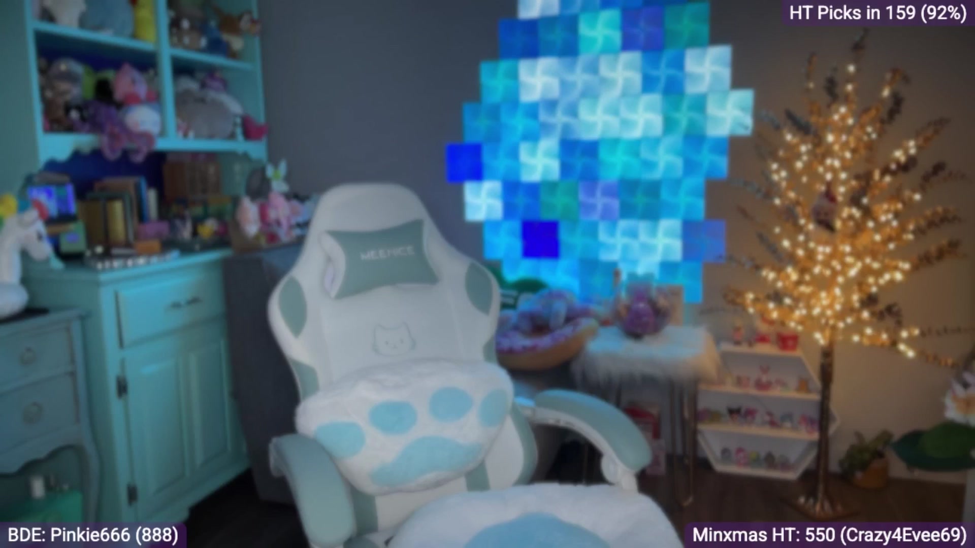 Gallery image thumbnail from EveeMinx's myfreecams stream on, 12/06/2025, 08:16 image 5 of 20