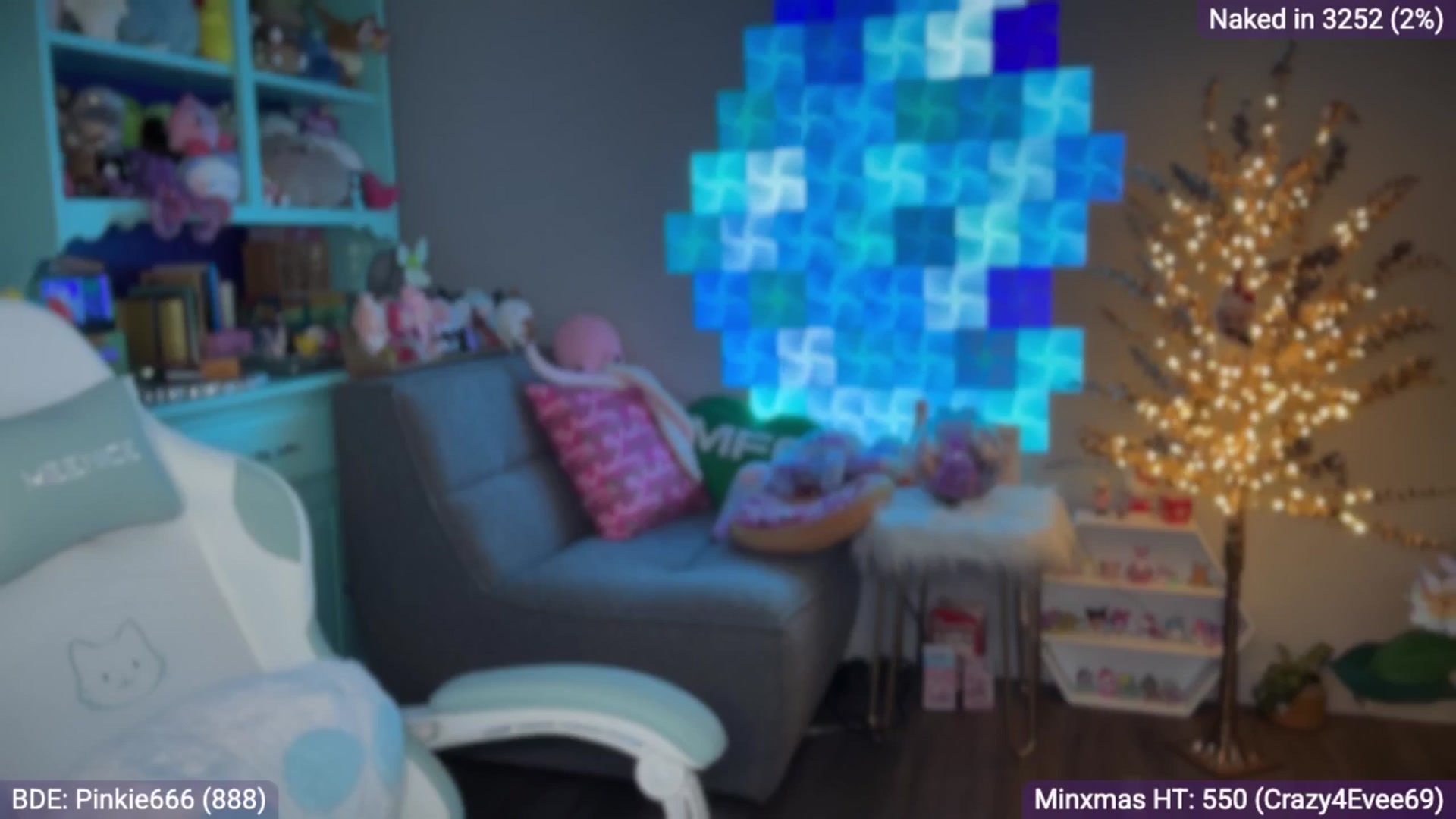 Gallery image thumbnail from EveeMinx's myfreecams stream on, 12/06/2025, 08:16 image 15 of 20