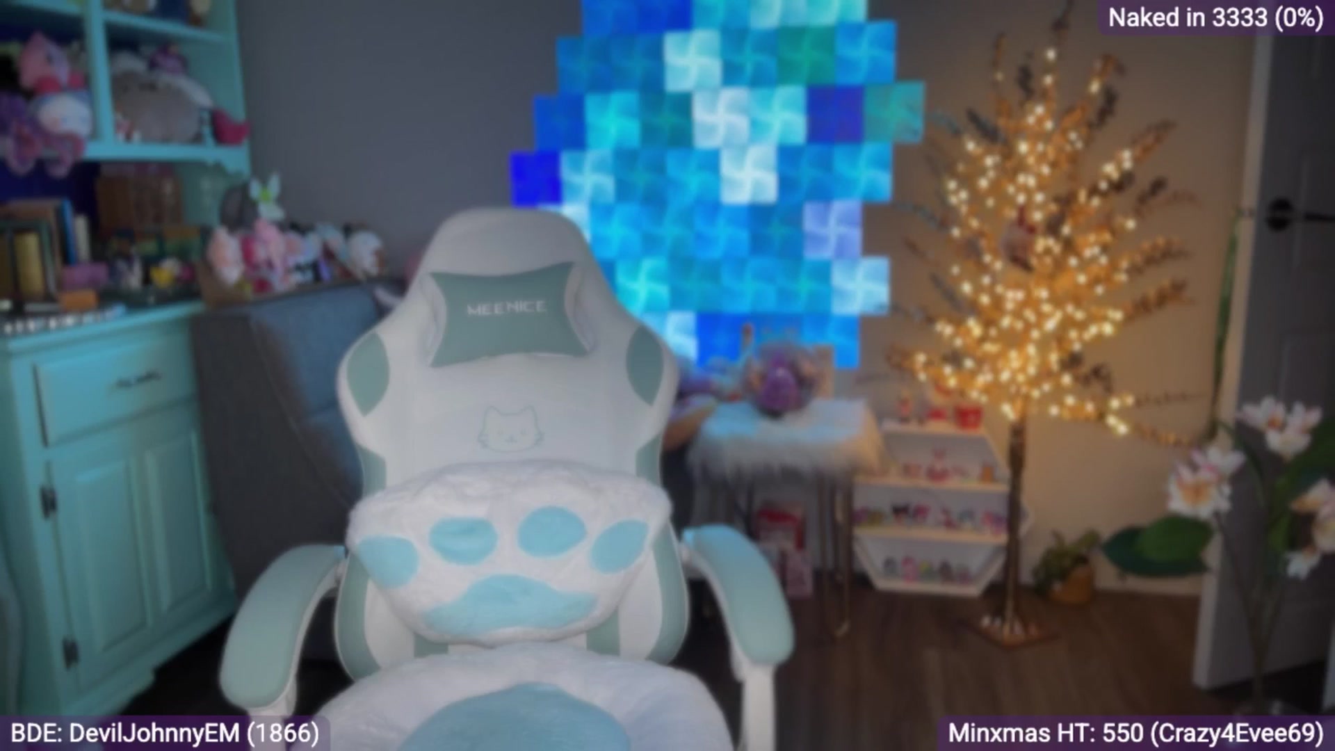 Gallery image thumbnail from EveeMinx's myfreecams stream on, 12/07/2025, 08:22 image 2 of 20