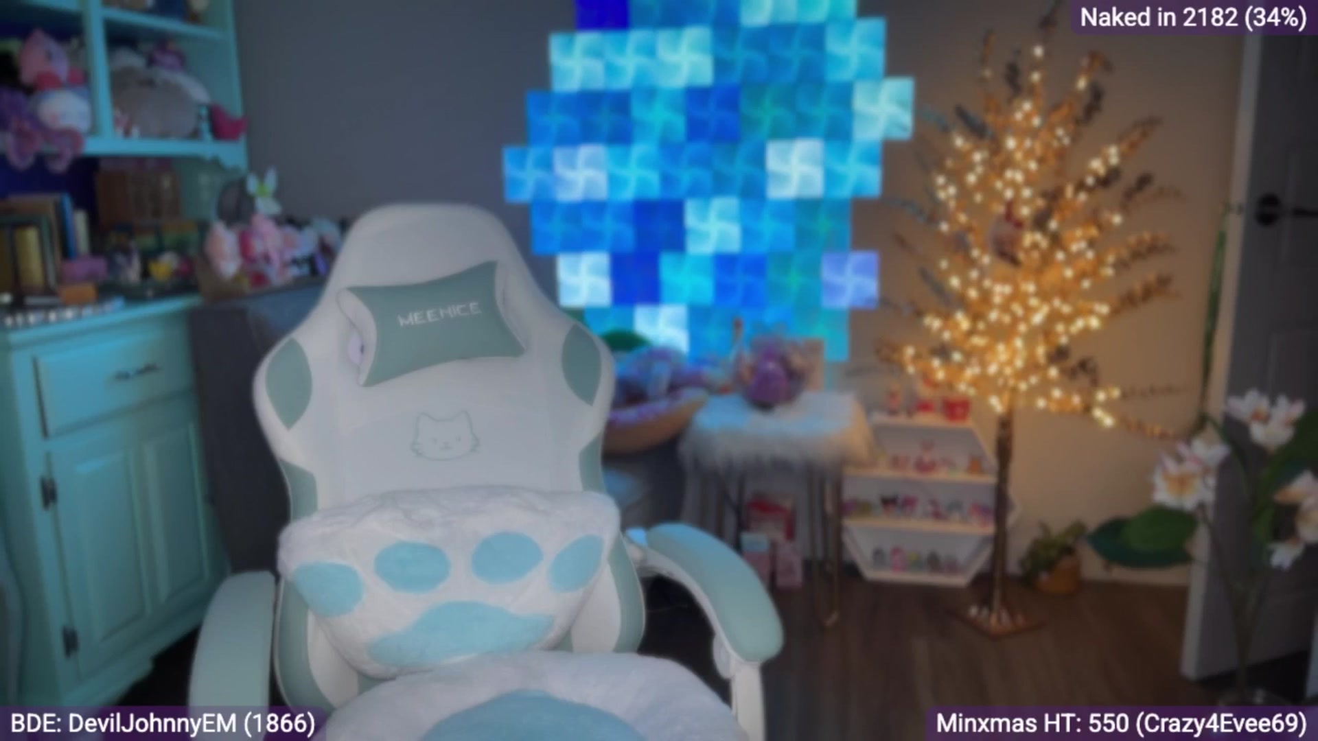 Gallery image thumbnail from EveeMinx's myfreecams stream on, 12/07/2025, 08:22 image 14 of 20