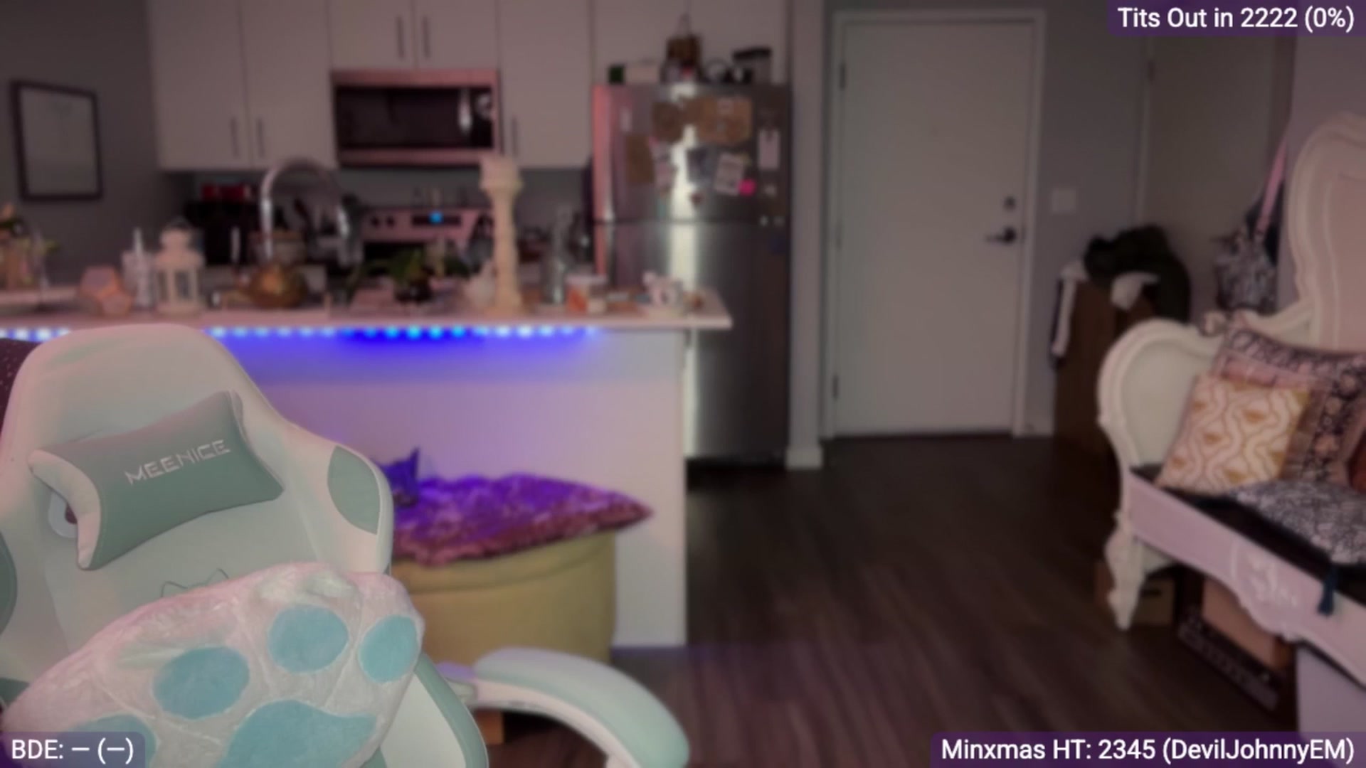 Gallery image thumbnail from EveeMinx's myfreecams stream on, 12/12/2025, 07:42 image 2 of 20