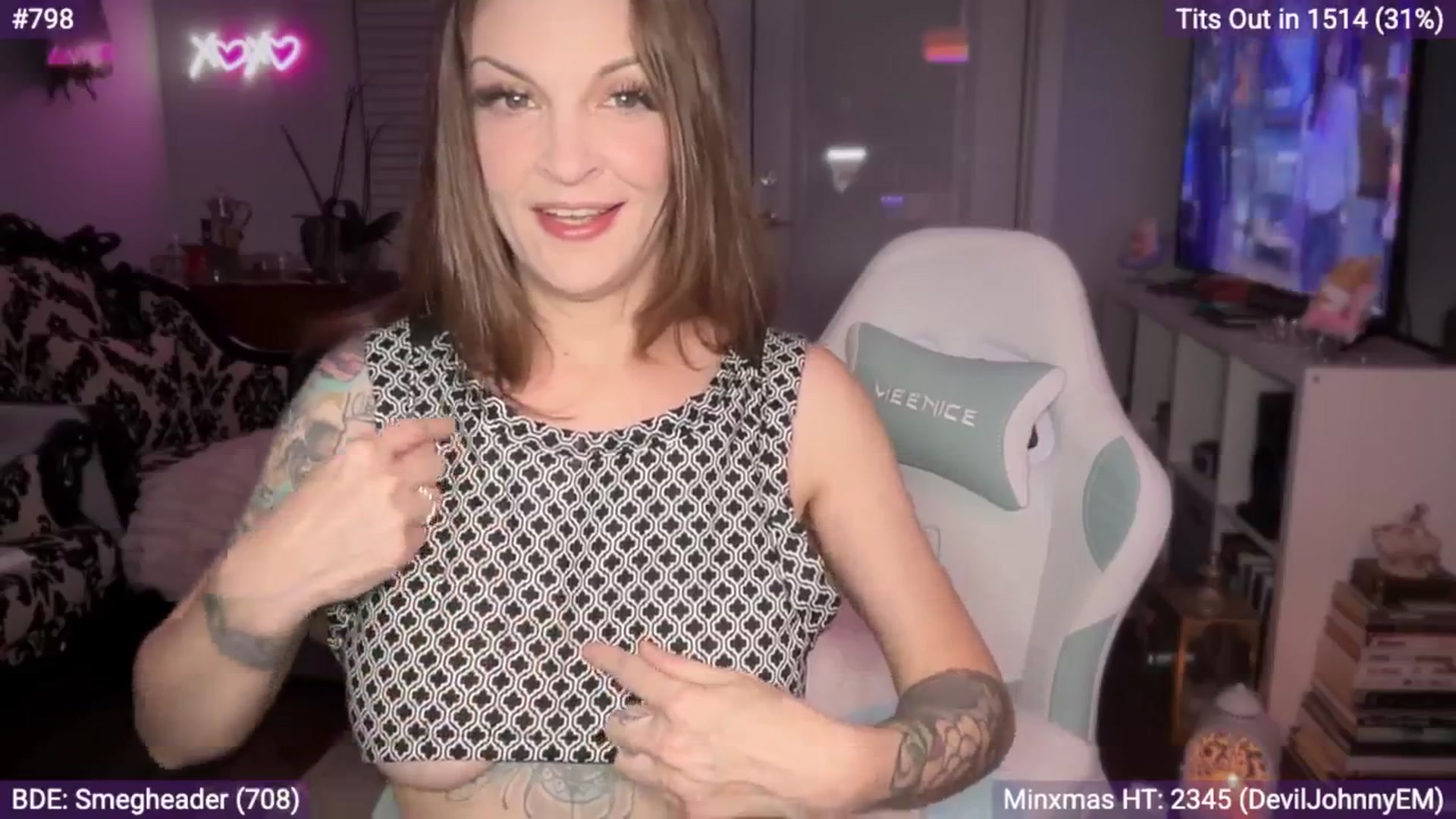 Gallery image thumbnail from EveeMinx's myfreecams stream on, 12/17/2025, 09:03 image 12 of 20