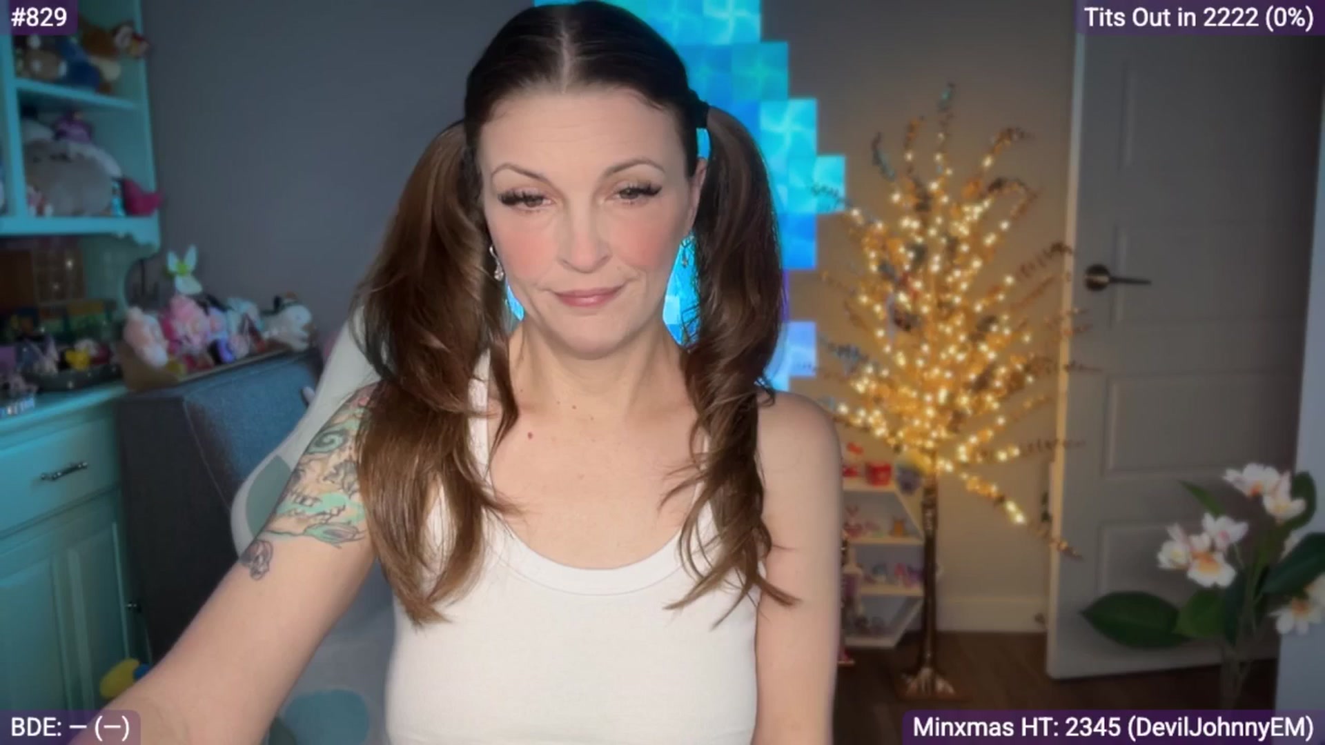 Gallery image thumbnail from EveeMinx's myfreecams stream on, 12/18/2025, 06:33 image 2 of 20