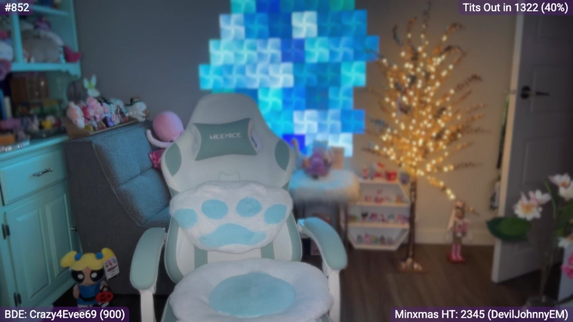 Gallery image thumbnail from EveeMinx's myfreecams stream on, 12/23/2025, 06:52 image 14 of 20