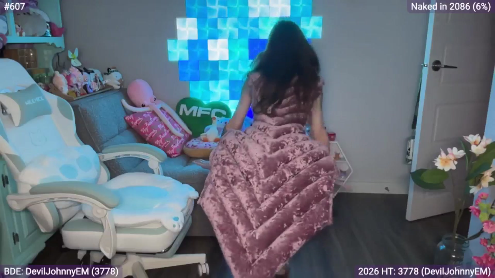 Gallery image thumbnail from EveeMinx's myfreecams stream on, 01/06/2026, 07:24 image 9 of 20