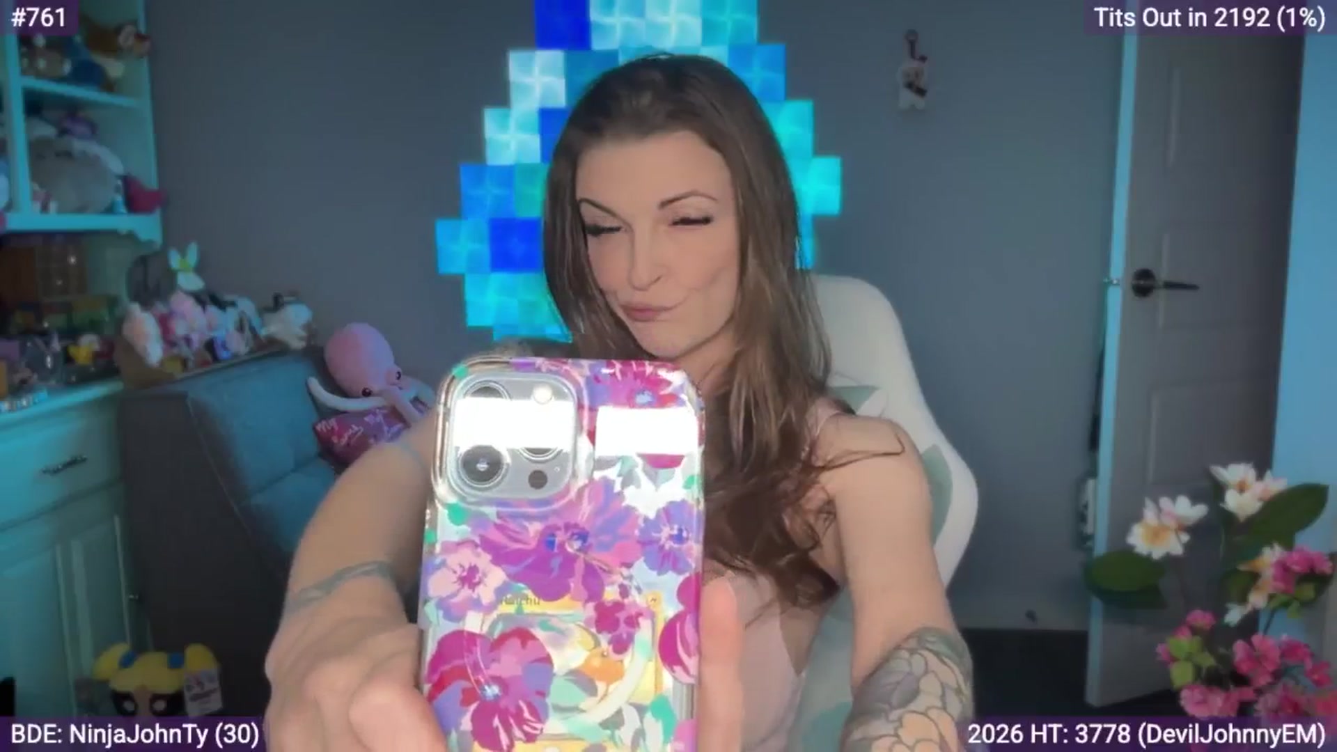 Gallery image thumbnail from EveeMinx's myfreecams stream on, 01/08/2026, 07:01 image 18 of 20