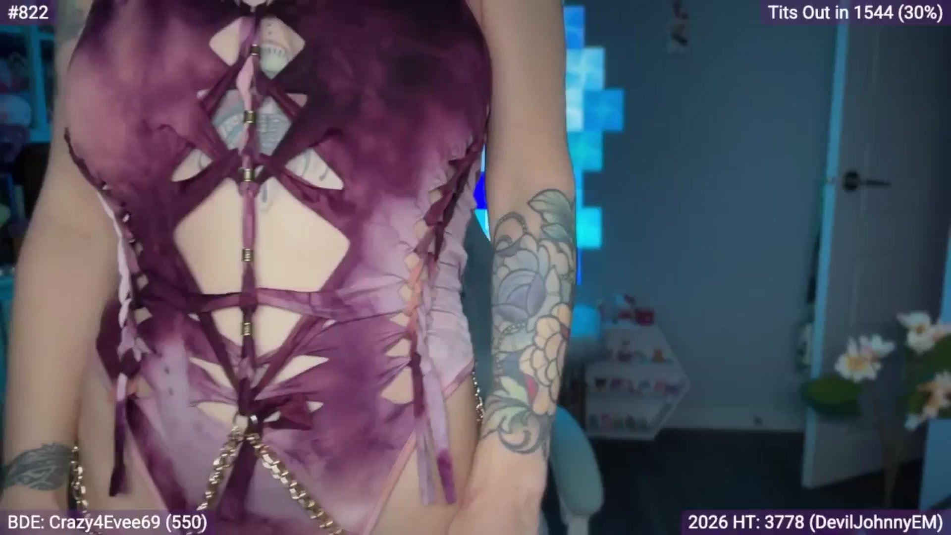 Gallery image thumbnail from EveeMinx's myfreecams stream on, 01/09/2026, 07:11 image 8 of 20