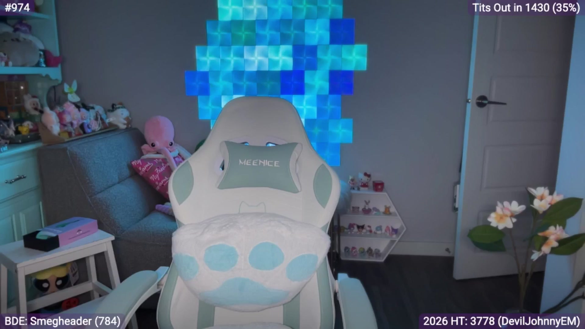 Gallery image thumbnail from EveeMinx's myfreecams stream on, 01/13/2026, 07:32 image 12 of 20