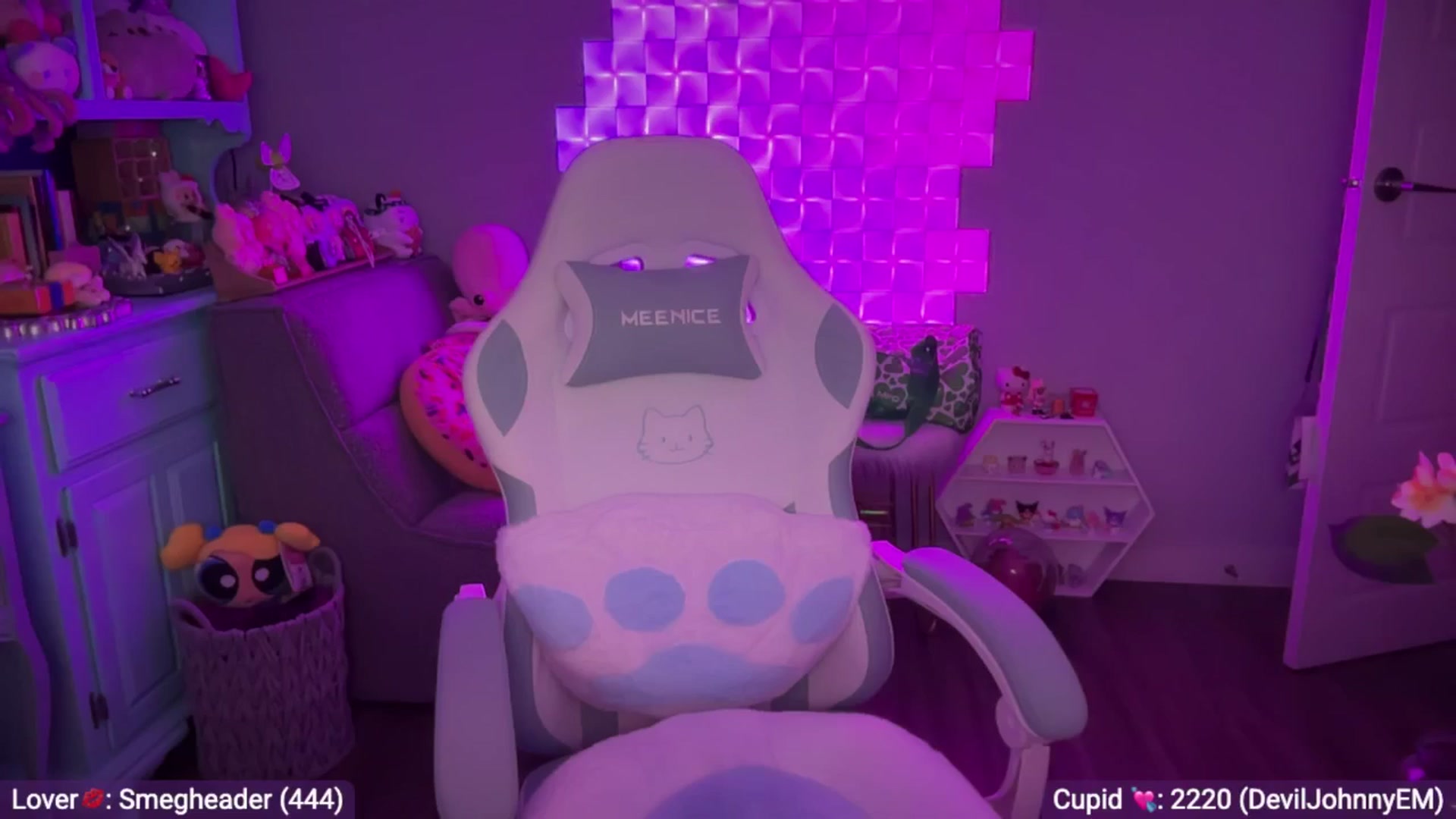 Gallery image thumbnail from EveeMinx's myfreecams stream on, 02/10/2026, 07:41 image 18 of 20