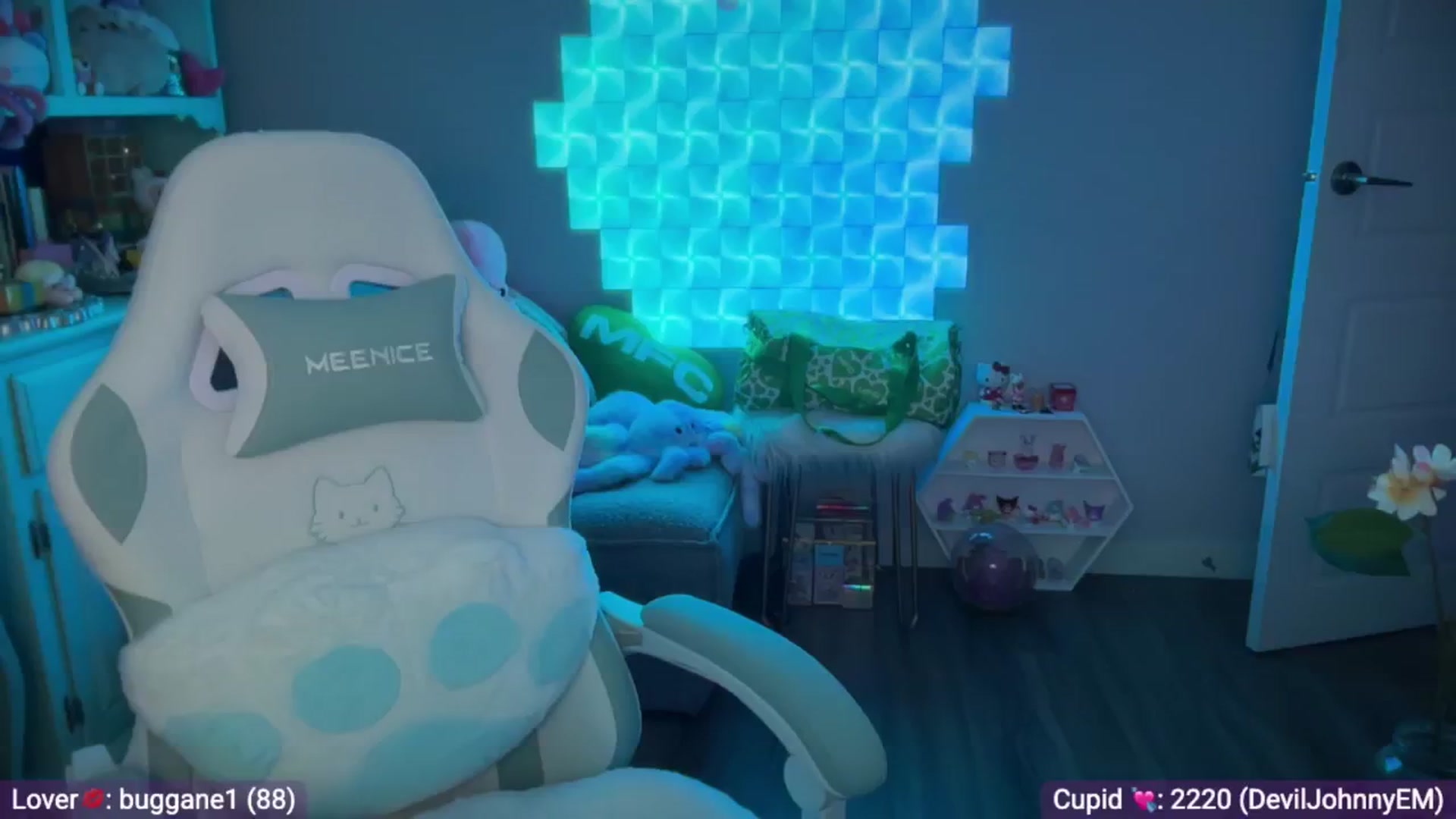 Gallery image thumbnail from EveeMinx's myfreecams stream on, 02/10/2026, 07:41 image 1 of 20