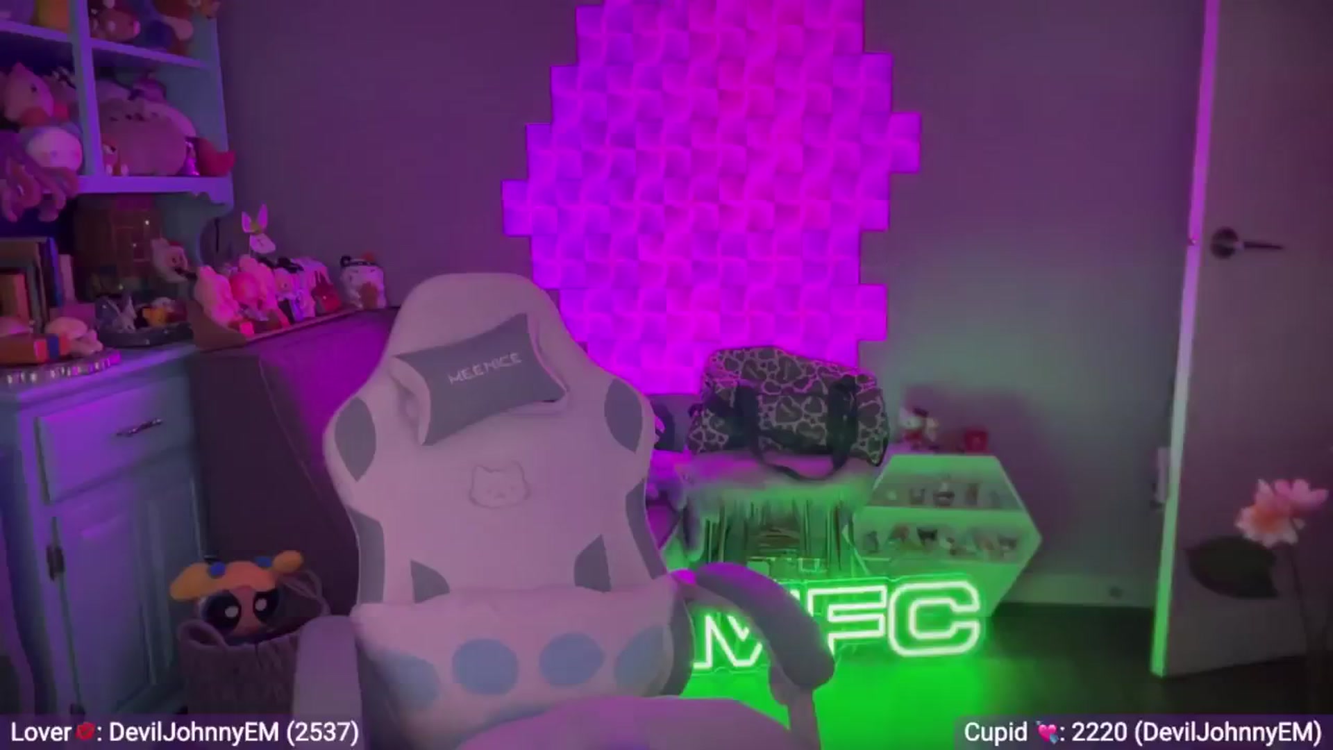 Gallery image thumbnail from EveeMinx's myfreecams stream on, 02/11/2026, 07:43 image 10 of 20