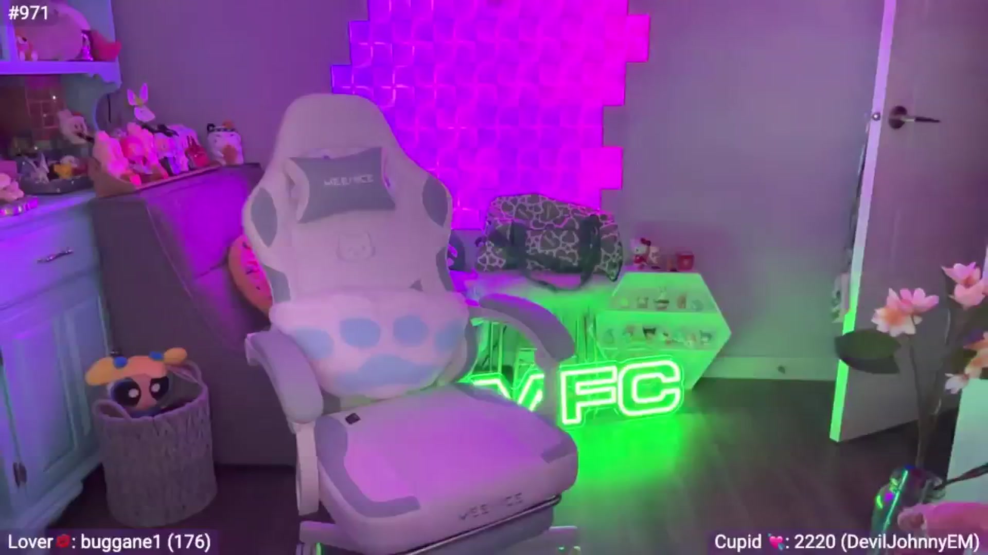 Gallery image thumbnail from EveeMinx's myfreecams stream on, 02/13/2026, 08:29 image 14 of 20