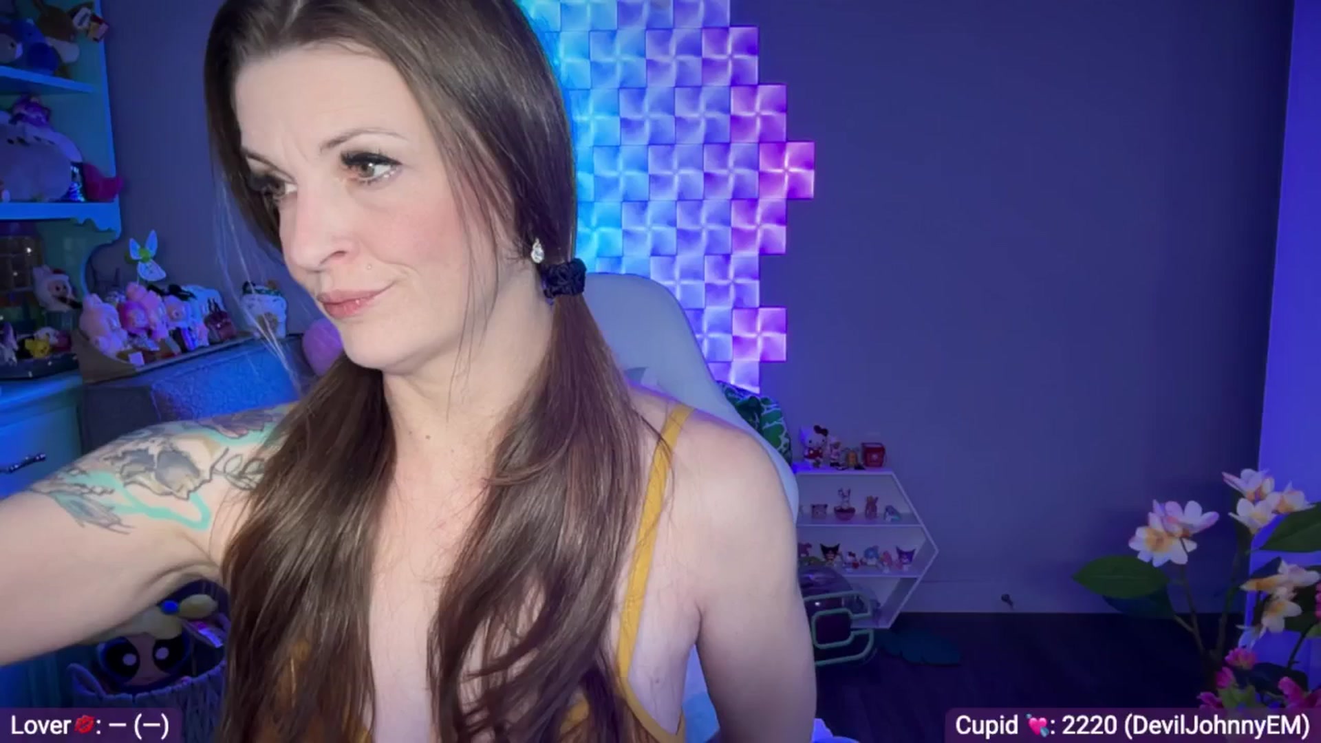 Gallery image thumbnail from EveeMinx's myfreecams stream on, 02/16/2026, 06:33 image 2 of 20