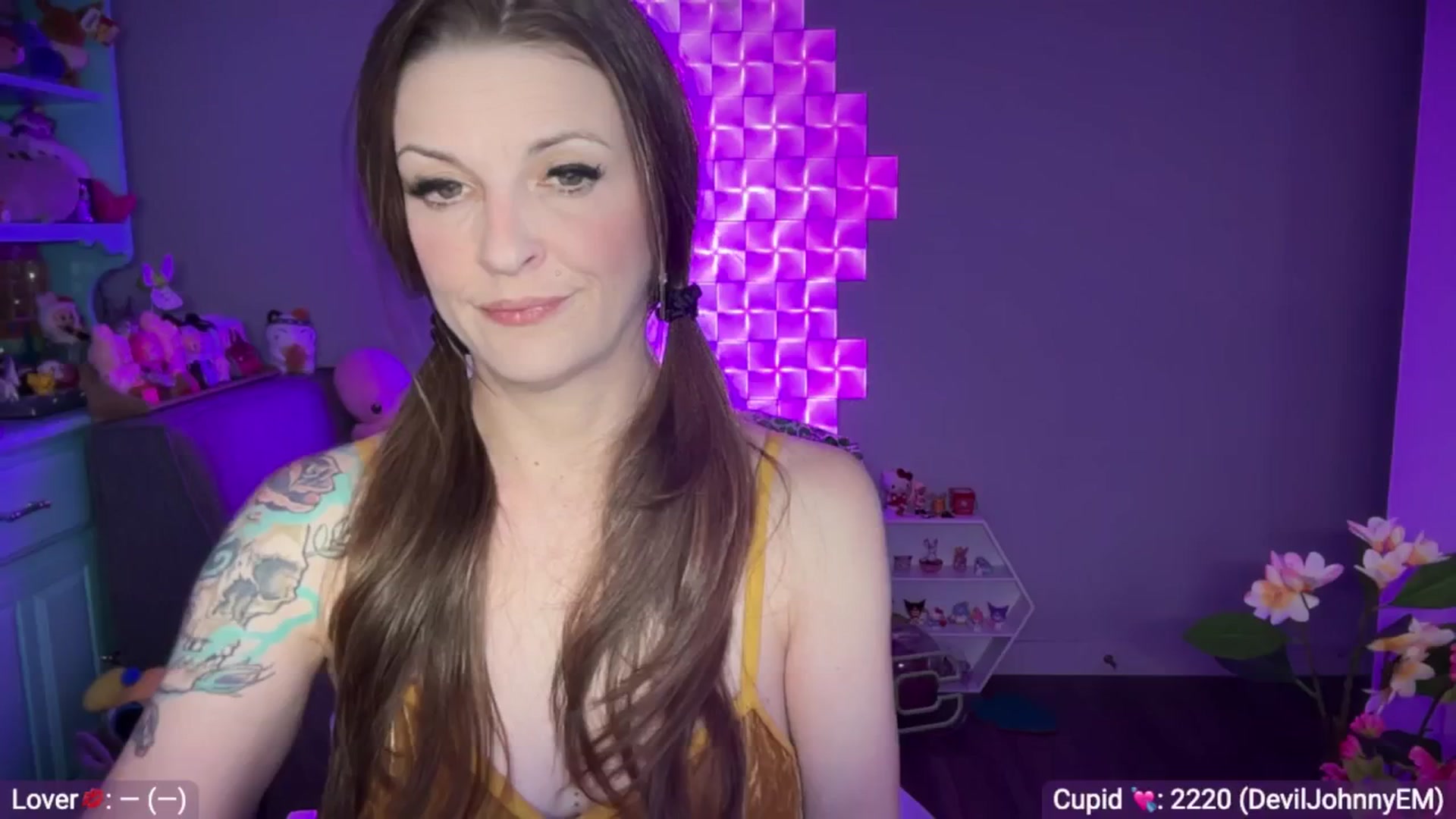 Gallery image thumbnail from EveeMinx's myfreecams stream on, 02/16/2026, 06:33 image 3 of 20