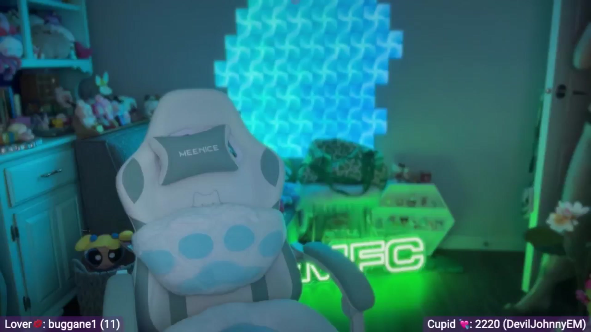 Gallery image thumbnail from EveeMinx's myfreecams stream on, 02/17/2026, 07:02 image 4 of 20