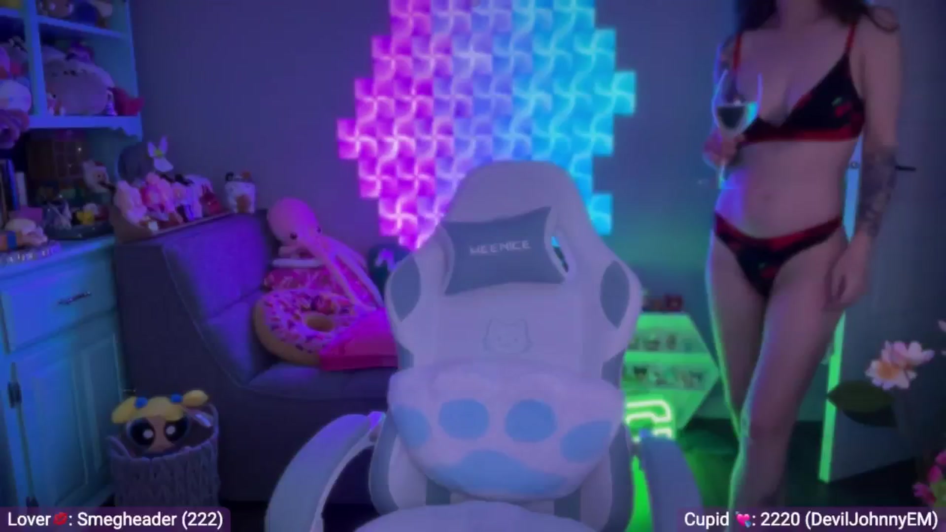Gallery image thumbnail from EveeMinx's myfreecams stream on, 02/17/2026, 07:02 image 13 of 20
