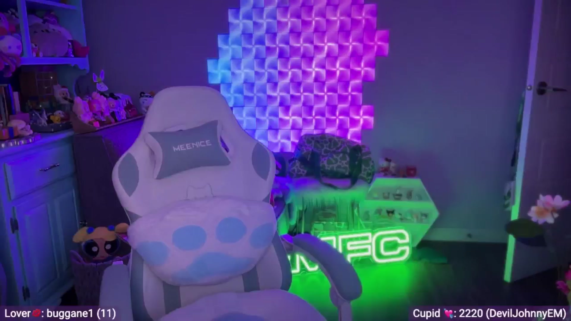 Gallery image thumbnail from EveeMinx's myfreecams stream on, 02/17/2026, 07:02 image 2 of 20