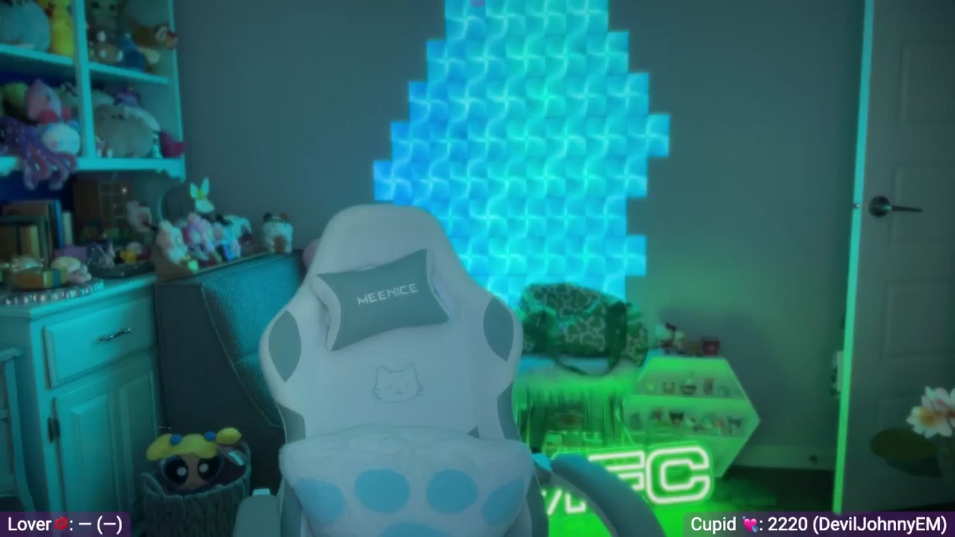 Gallery image thumbnail from EveeMinx's myfreecams stream on, 02/18/2026, 07:03 image 2 of 20