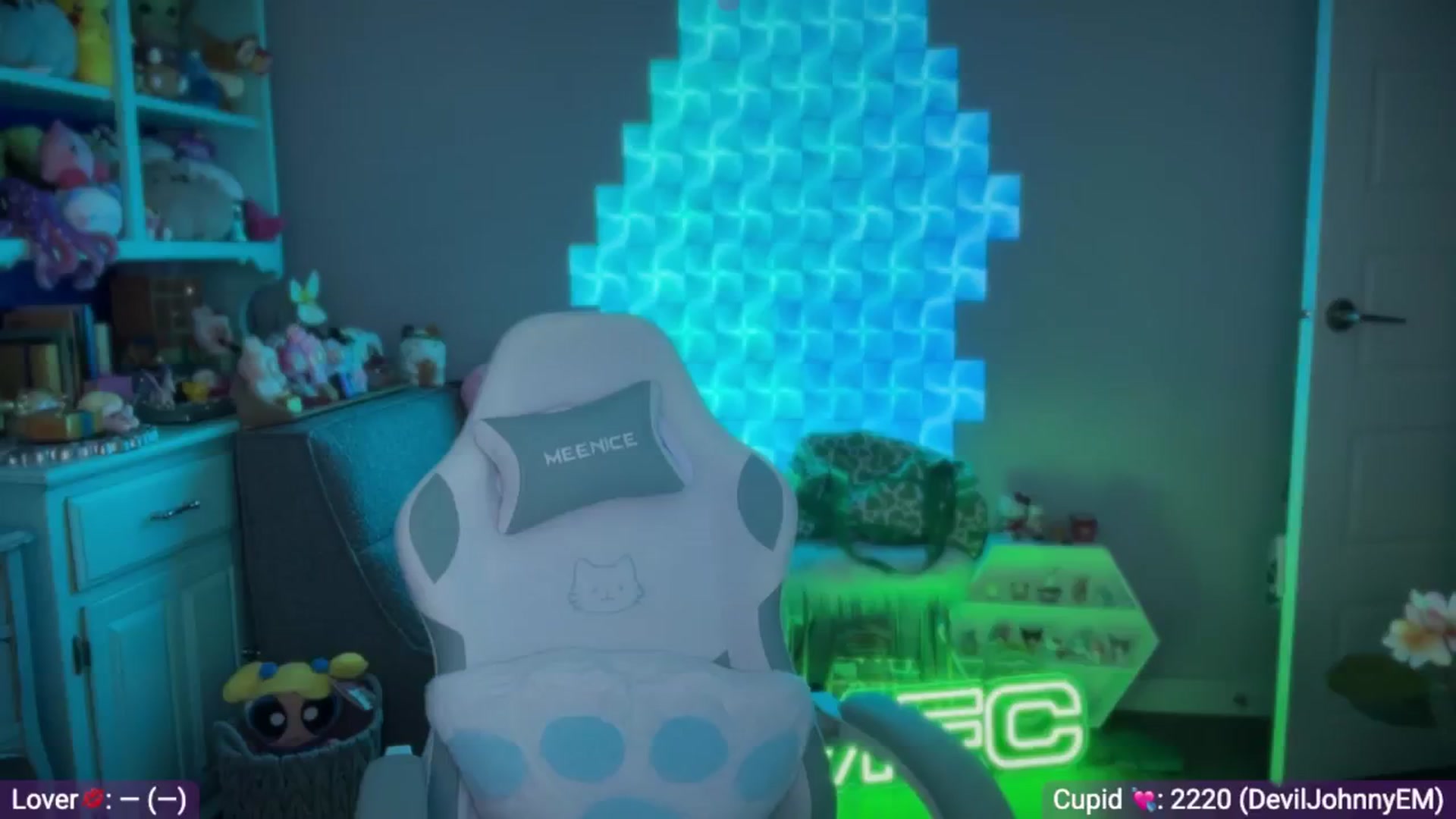 Gallery image thumbnail from EveeMinx's myfreecams stream on, 02/18/2026, 07:03 image 4 of 20