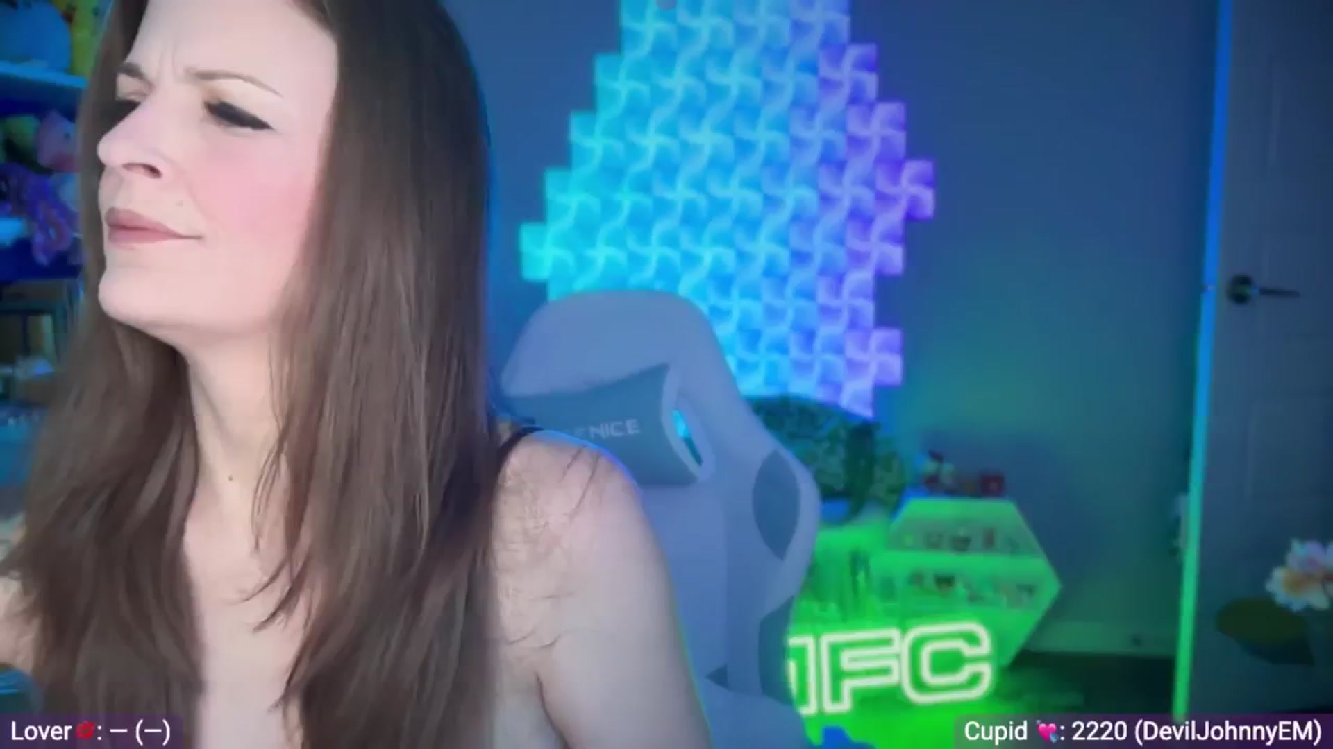 Gallery image thumbnail from EveeMinx's myfreecams stream on, 02/18/2026, 07:03 image 7 of 20