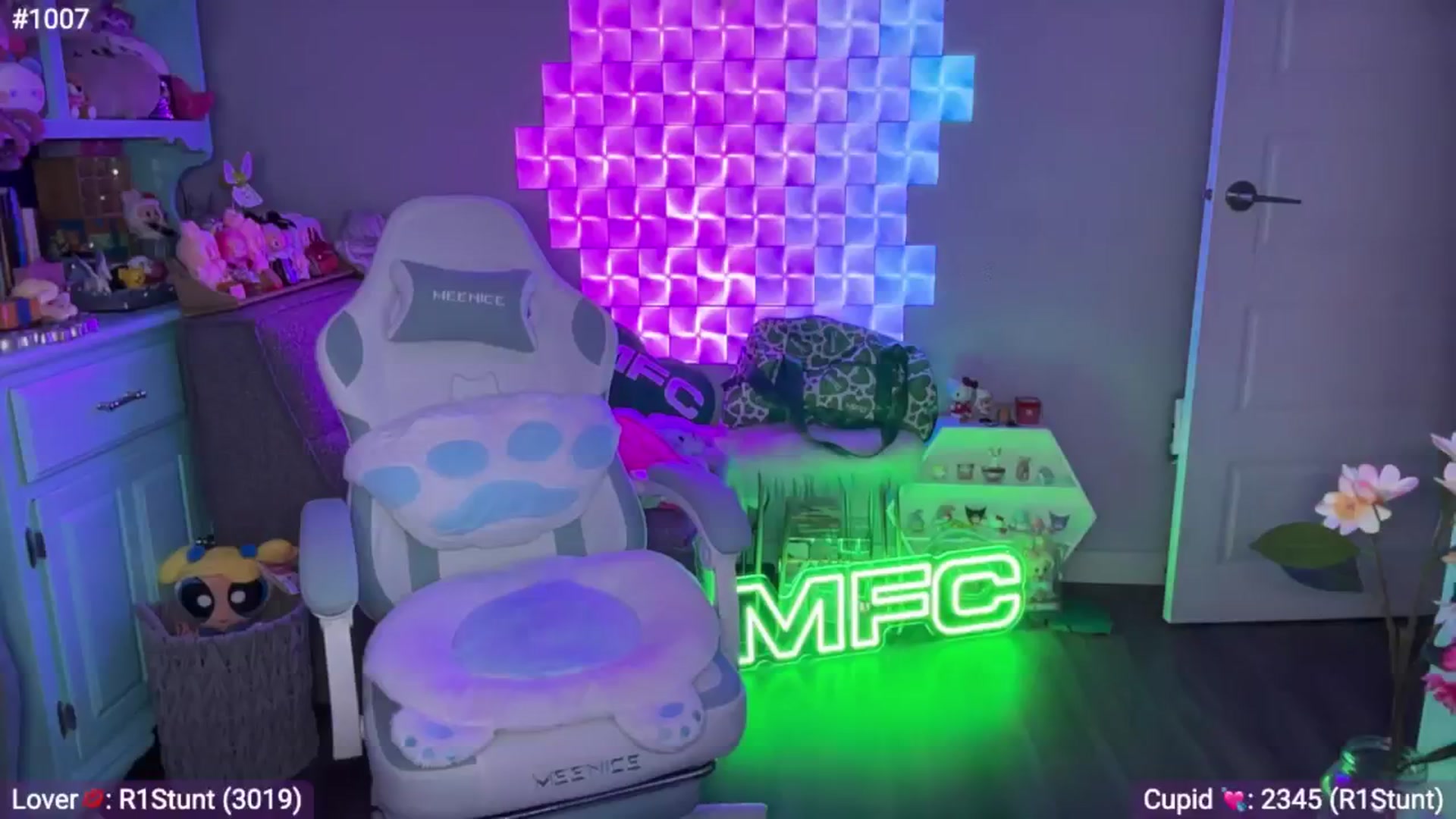 Gallery image thumbnail from EveeMinx's myfreecams stream on, 02/20/2026, 08:48 image 19 of 20