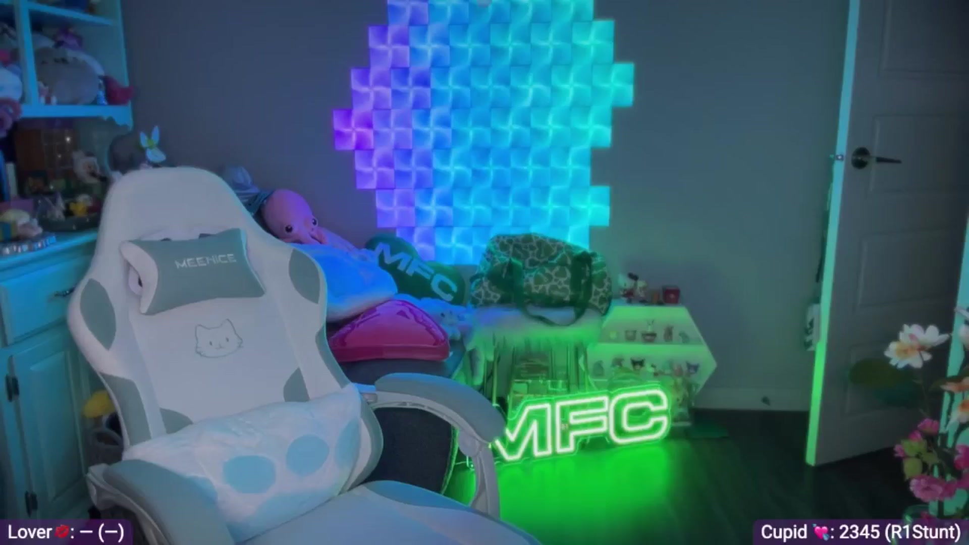 Gallery image thumbnail from EveeMinx's myfreecams stream on, 02/22/2026, 08:10 image 15 of 20