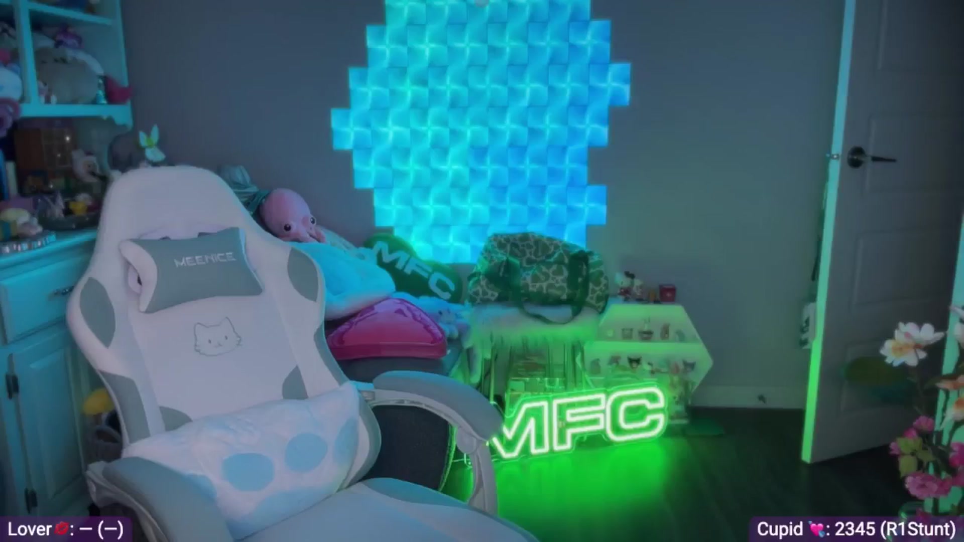 Gallery image thumbnail from EveeMinx's myfreecams stream on, 02/22/2026, 08:10 image 13 of 20