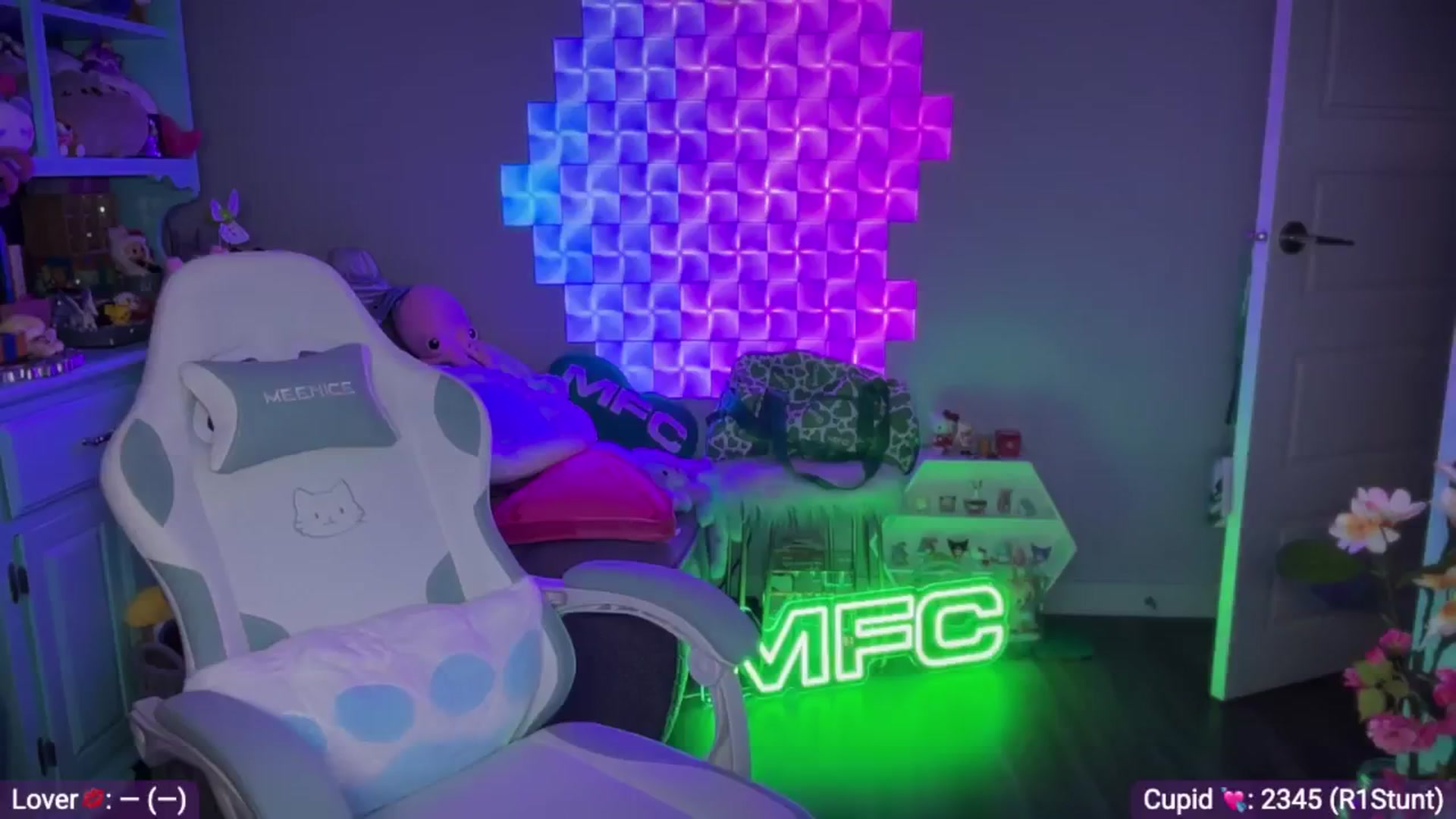 Gallery image thumbnail from EveeMinx's myfreecams stream on, 02/22/2026, 08:10 image 16 of 20