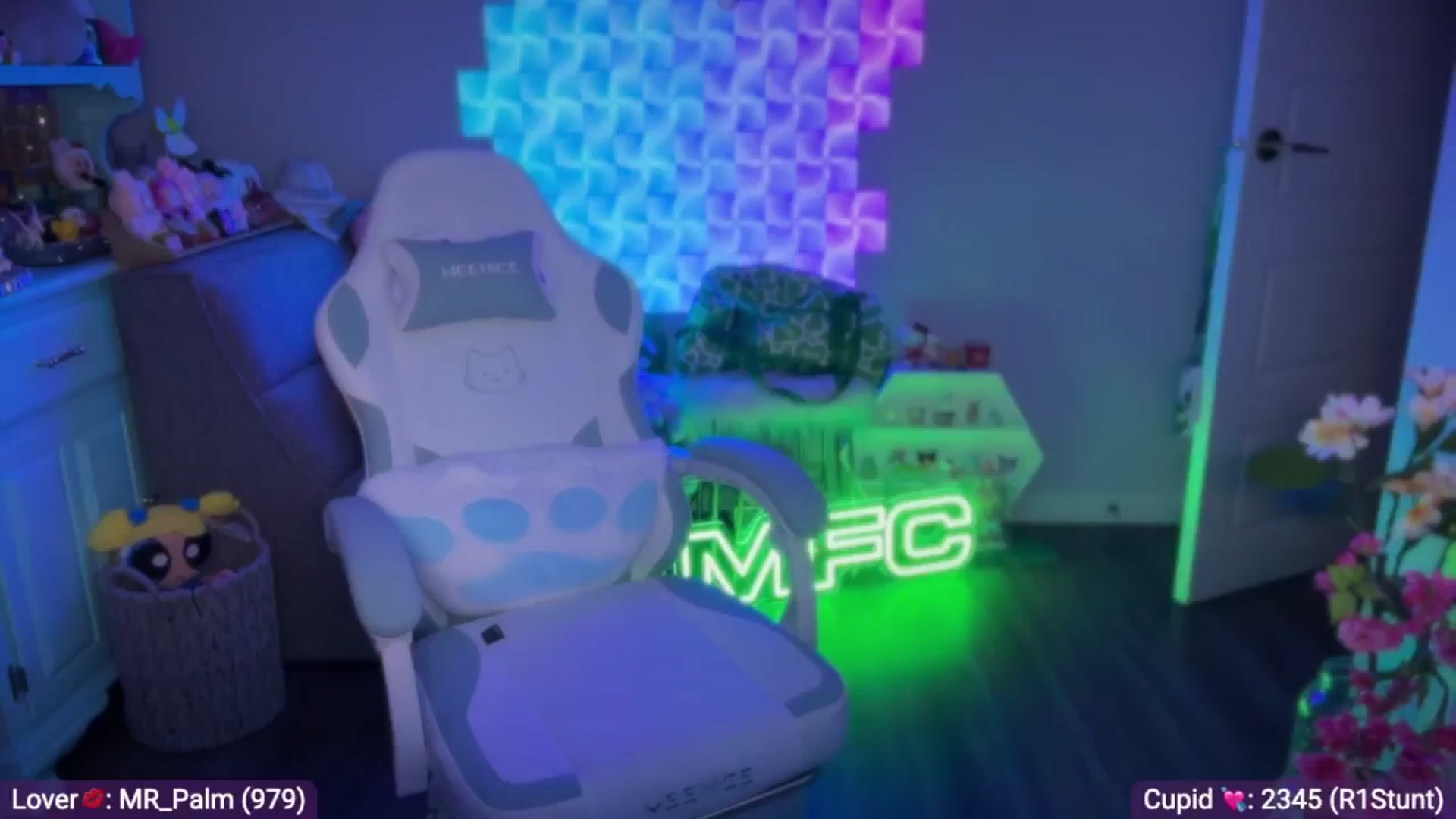 Gallery image thumbnail from EveeMinx's myfreecams stream on, 02/24/2026, 08:00 image 14 of 20