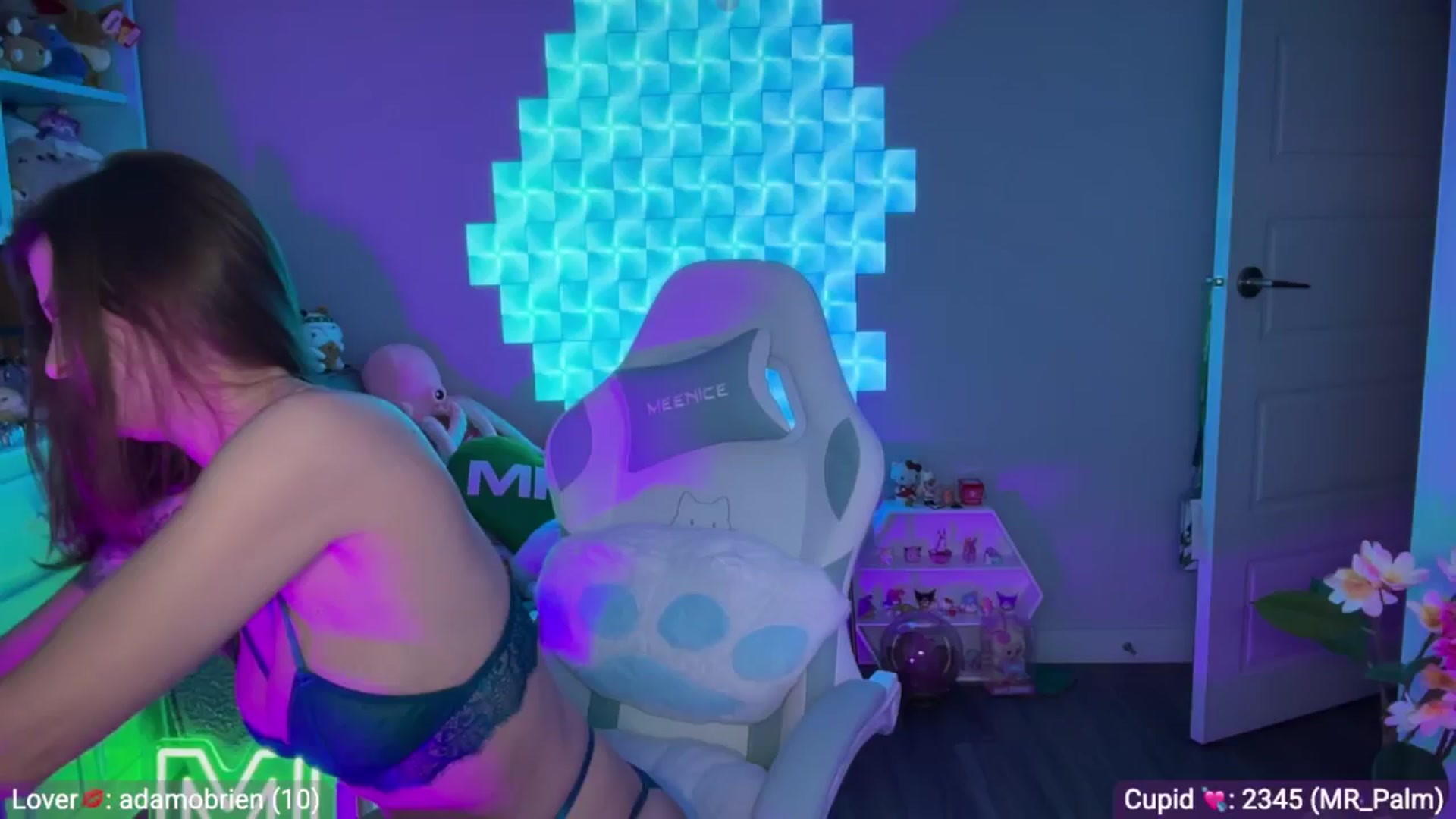Gallery image thumbnail from EveeMinx's myfreecams stream on, 02/26/2026, 06:42 image 5 of 20