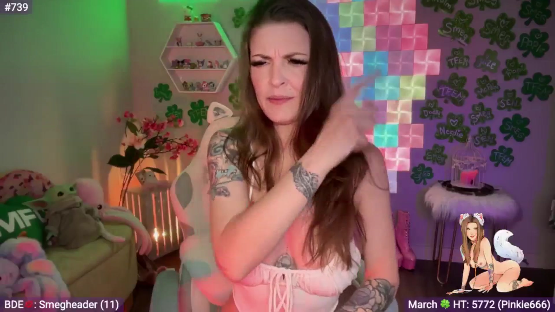 Gallery image thumbnail from EveeMinx's myfreecams stream on, 03/31/2026, 07:04 image 18 of 20