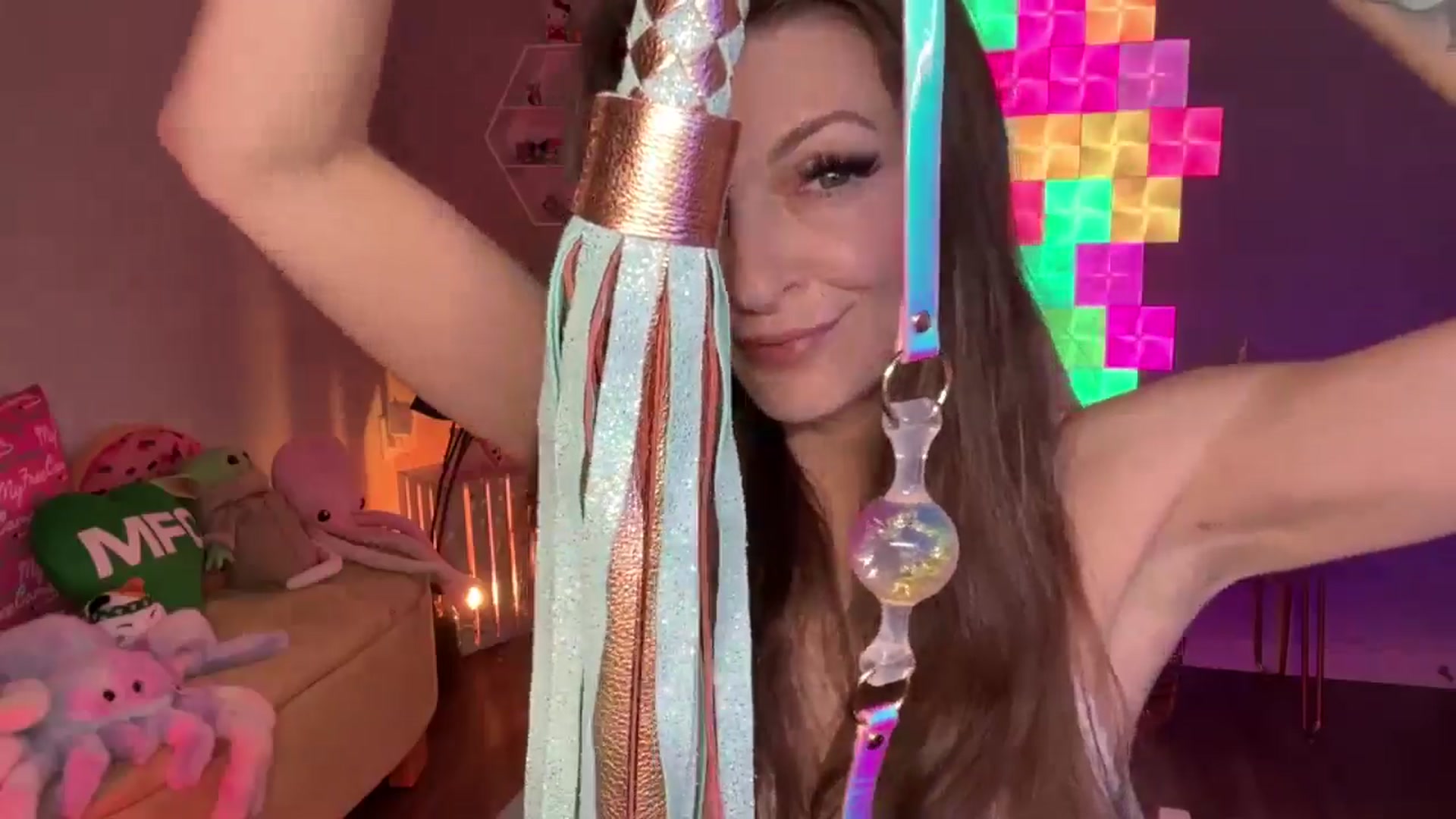 Gallery image thumbnail from EveeMinx's myfreecams stream on, 04/17/2026, 06:38 image 16 of 20